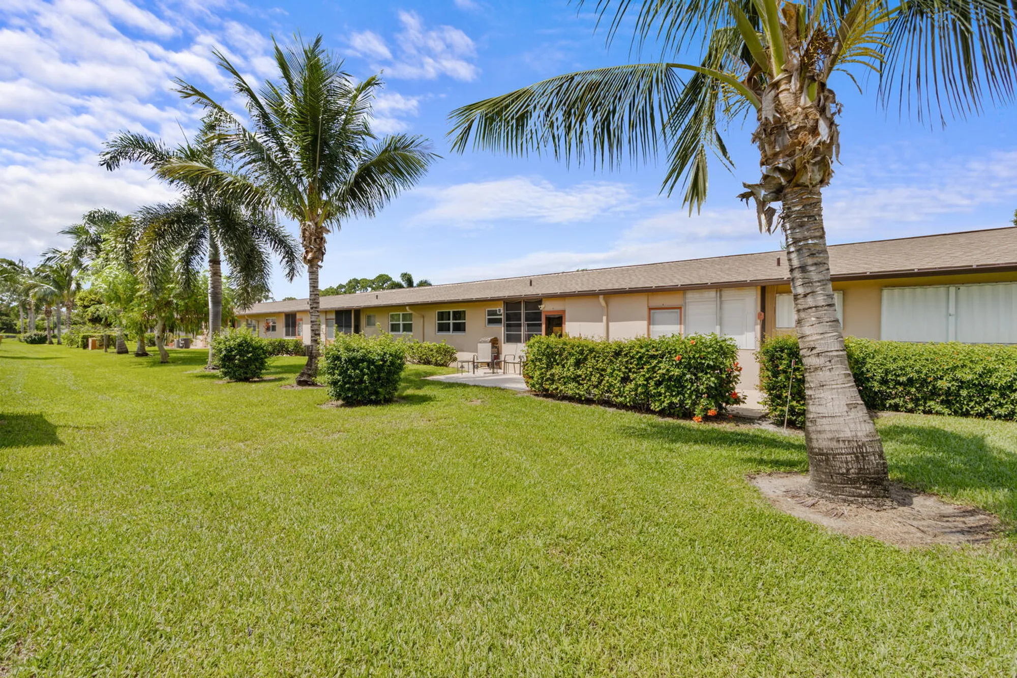Property Slideshow image 23 of 25 | 2995 crosley dr w b, Greenacres, FL, 33415