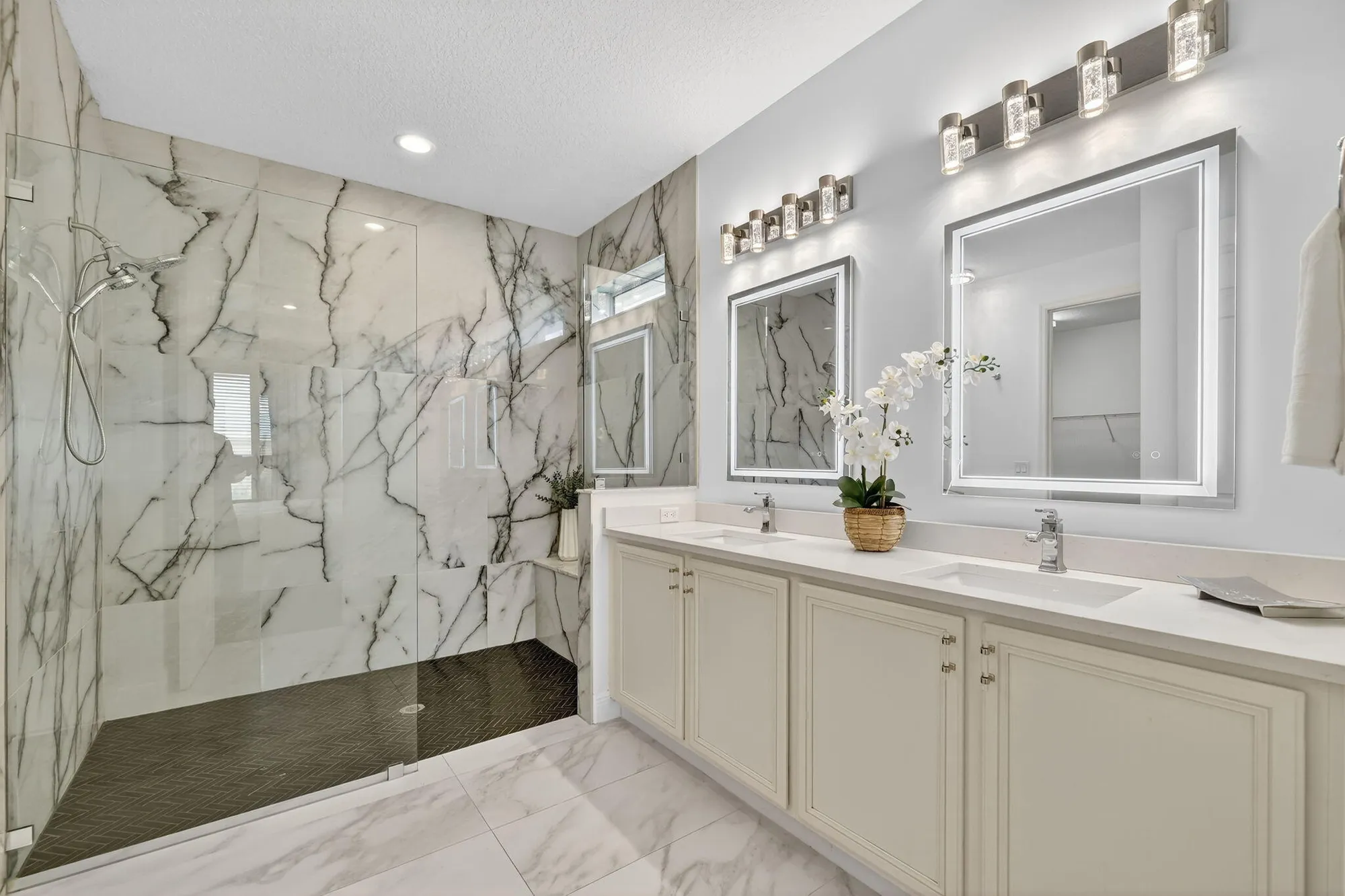 Property Slideshow image 23 of 36 | 9624 sw royal poinciana dr, Port Saint Lucie, FL, 34987