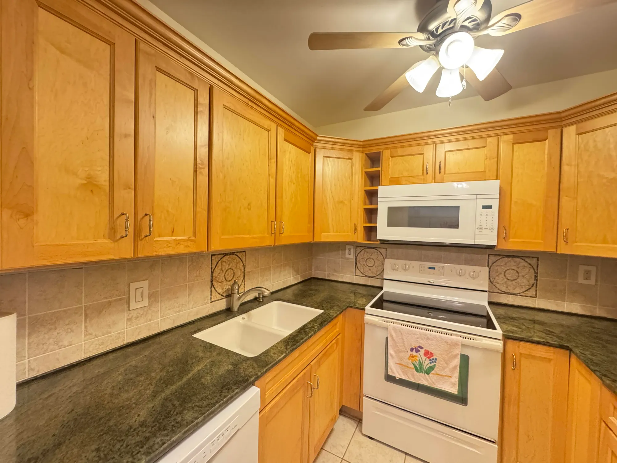 Property Slideshow image 5 of 40 | 115 south blvd apt 1c, Boynton Beach, FL, 33435