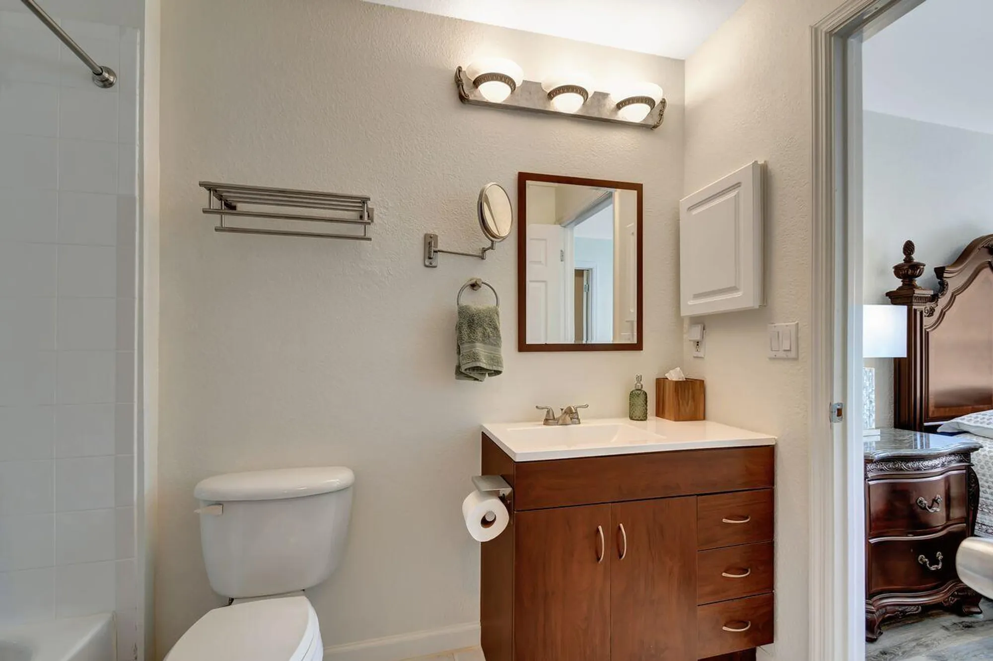 Property Slideshow image 15 of 45 | 9383 bridgeport dr, West Palm Beach, FL, 33411