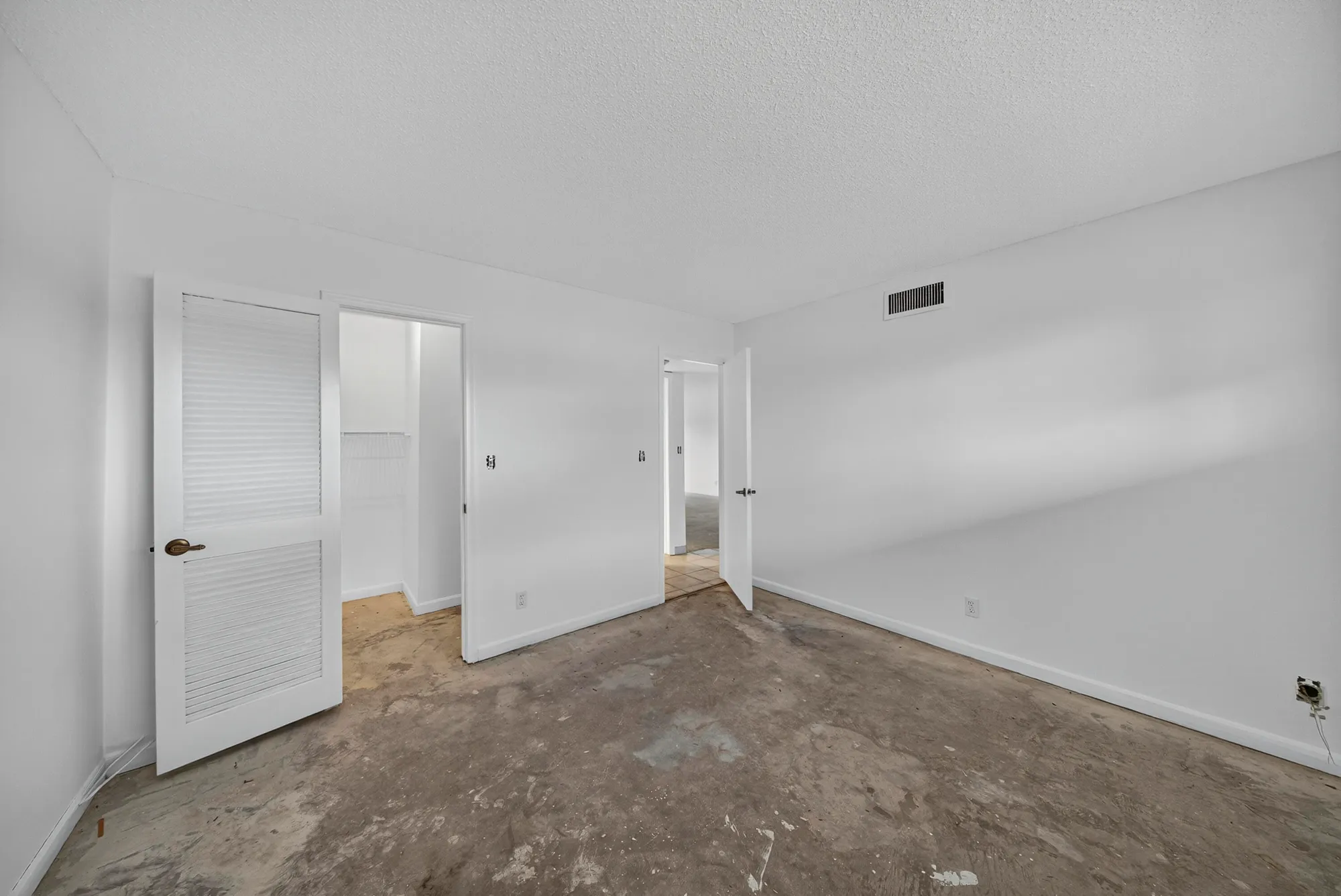 Property Slideshow image 18 of 43 | 681 s hollybrook dr 302, Pembroke Pines, FL, 33025