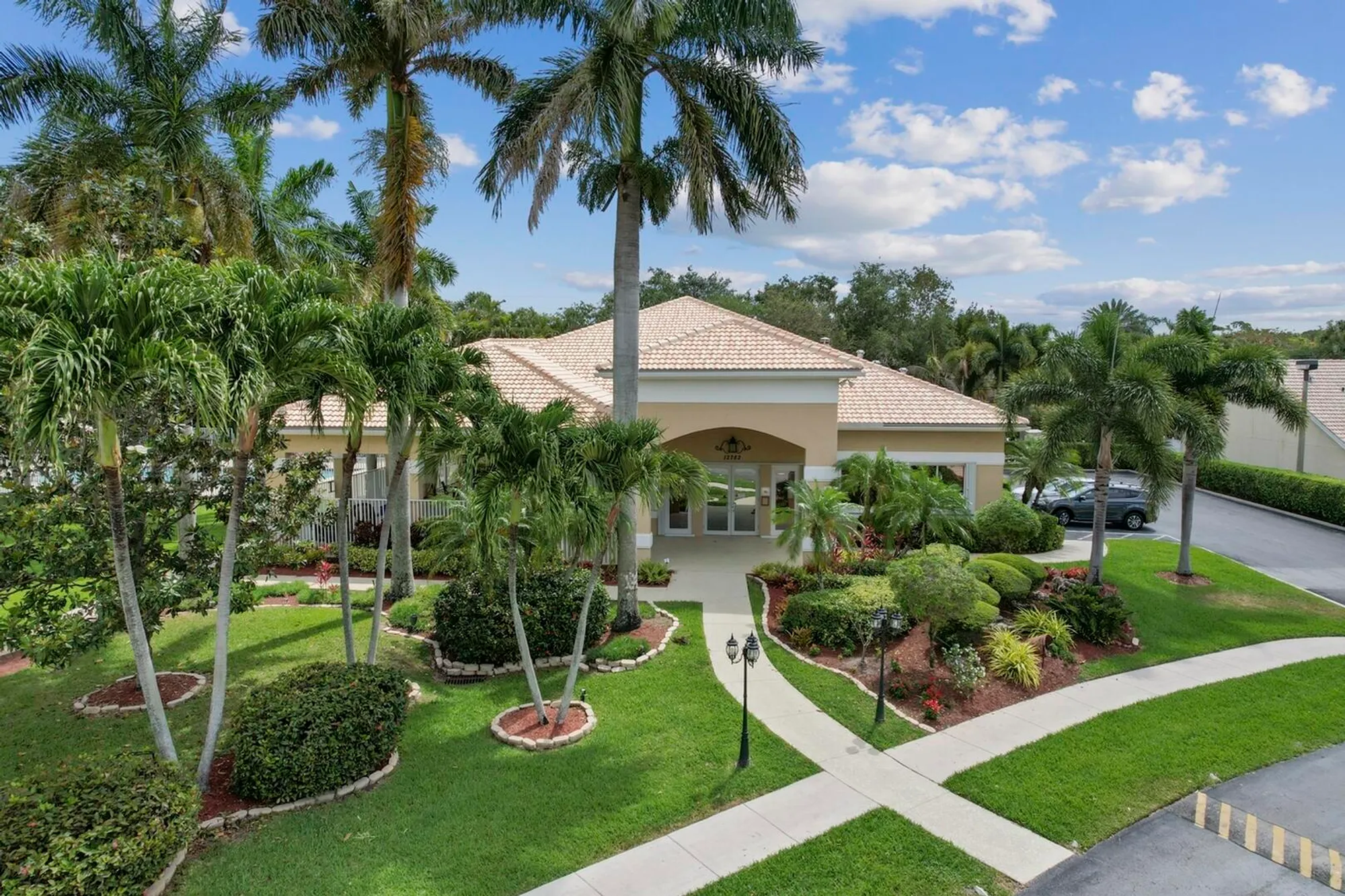 Property Slideshow image 29 of 37 | 12994 hampton lakes cir, Boynton Beach, FL, 33436