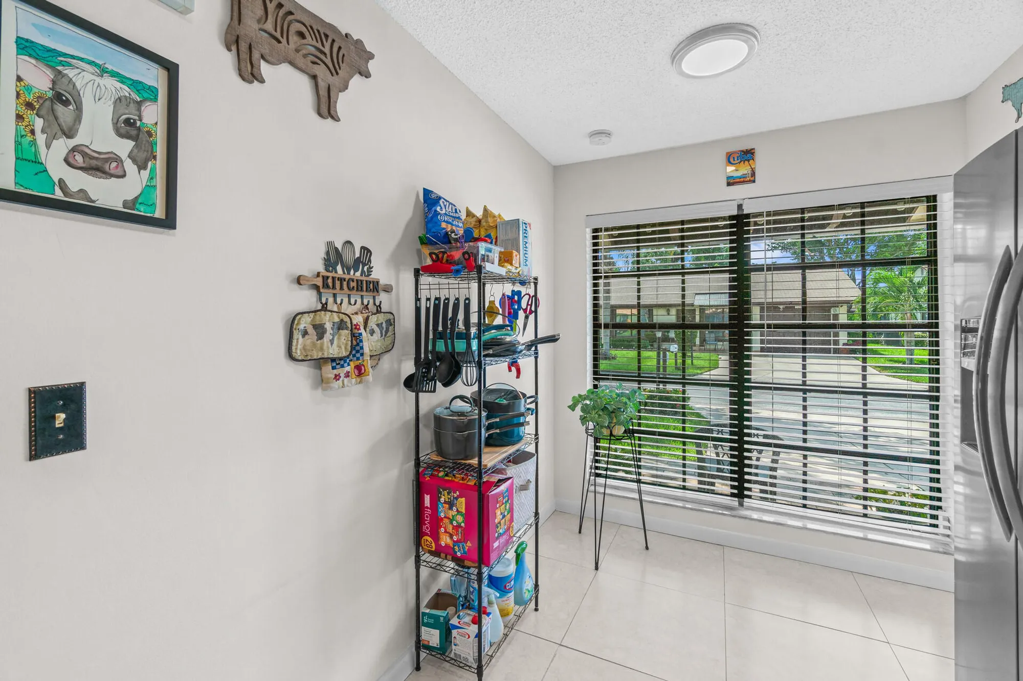 Property Slideshow image 8 of 35 | 6049 ambertree ln, Greenacres, FL, 33463