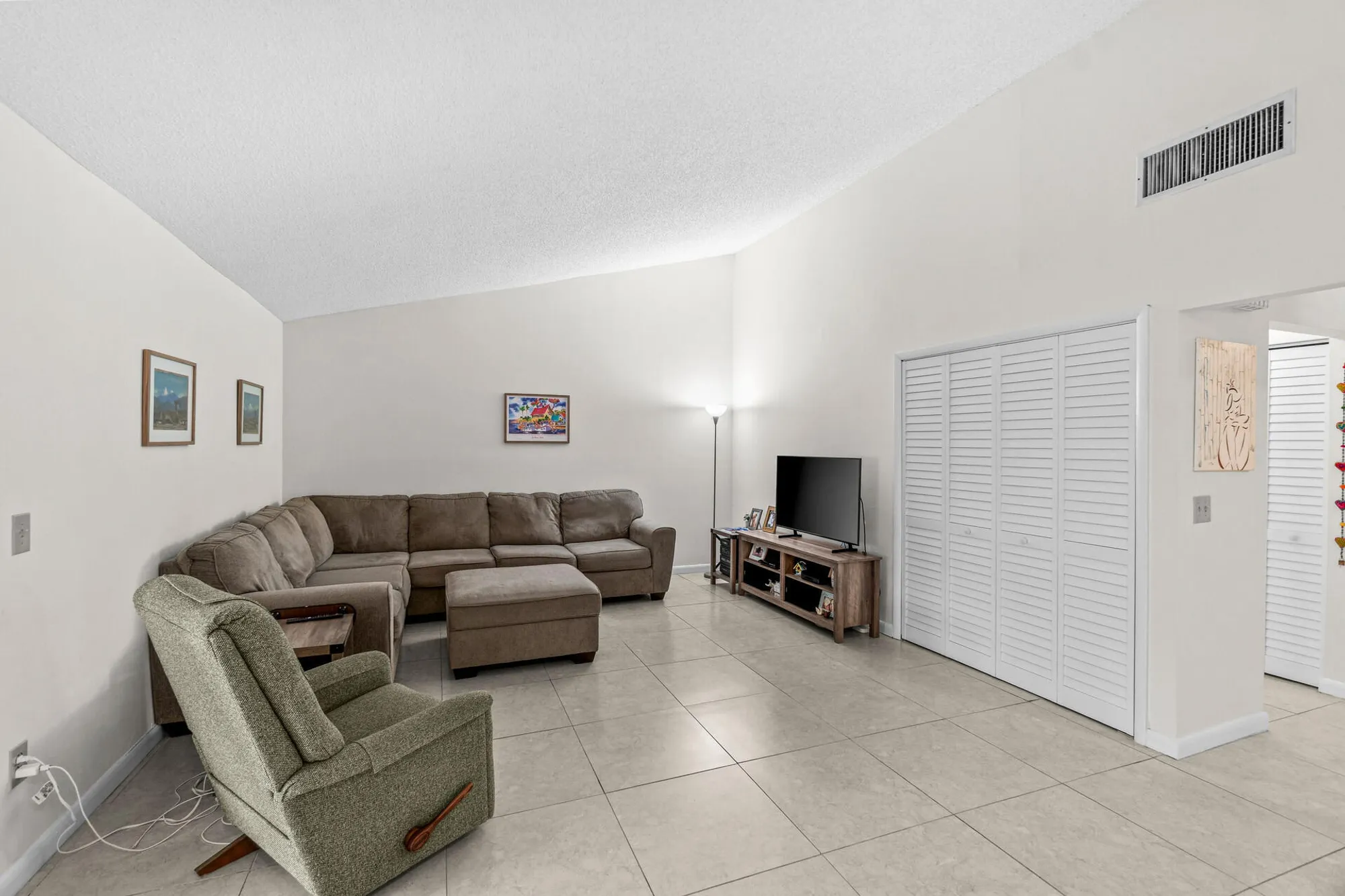 Property Slideshow image 10 of 35 | 6049 ambertree ln, Greenacres, FL, 33463