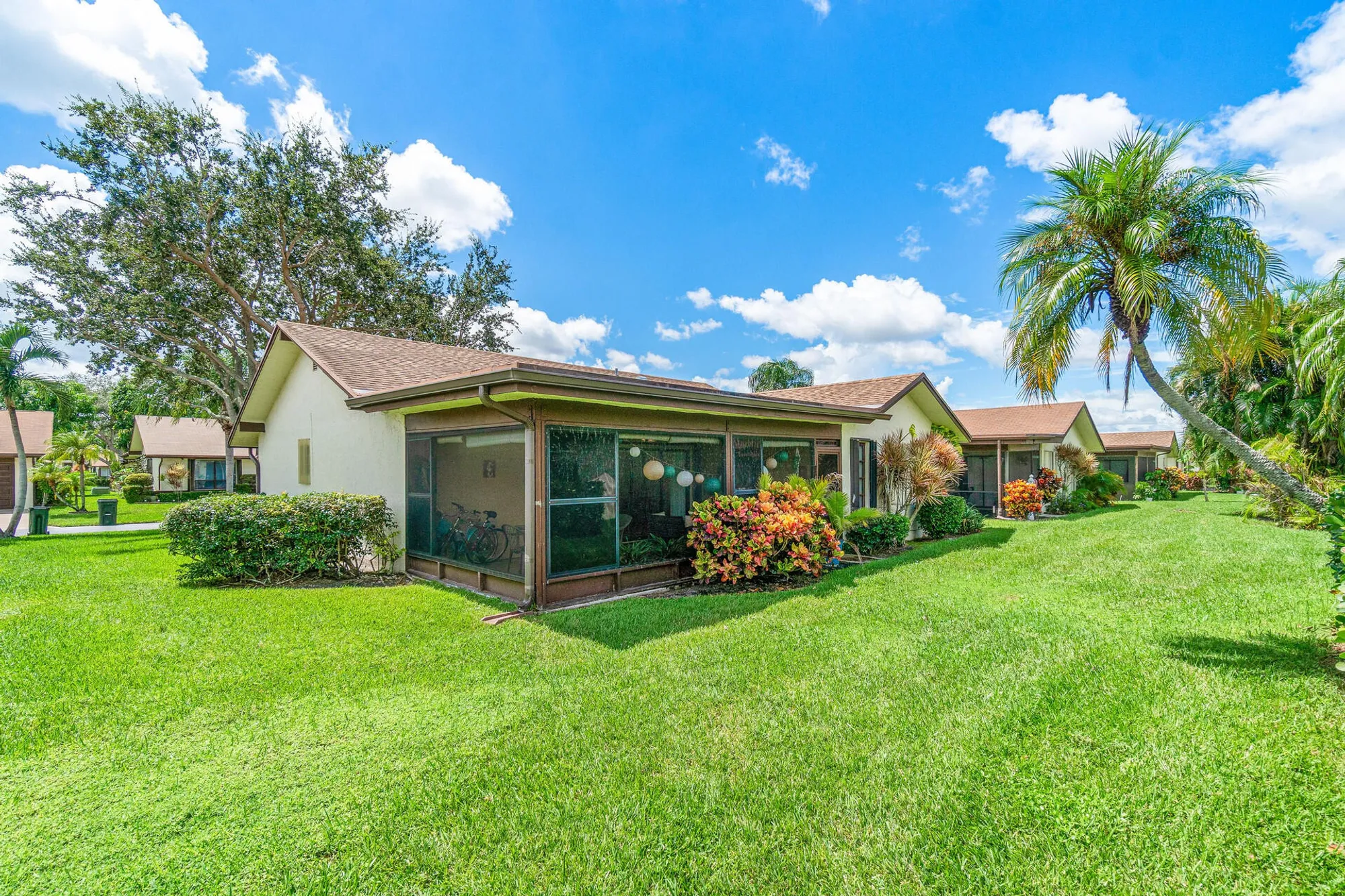 Property Slideshow image 21 of 35 | 6049 ambertree ln, Greenacres, FL, 33463