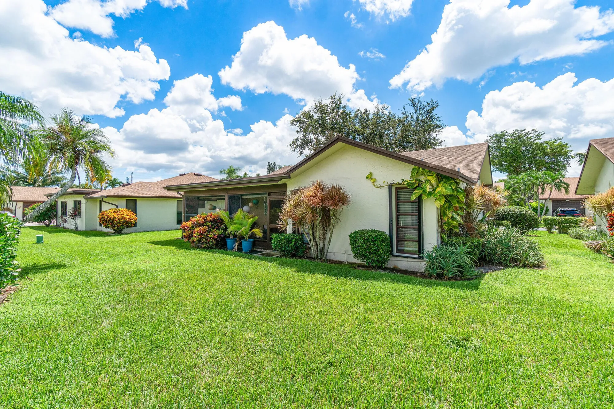 Property Slideshow image 22 of 35 | 6049 ambertree ln, Greenacres, FL, 33463