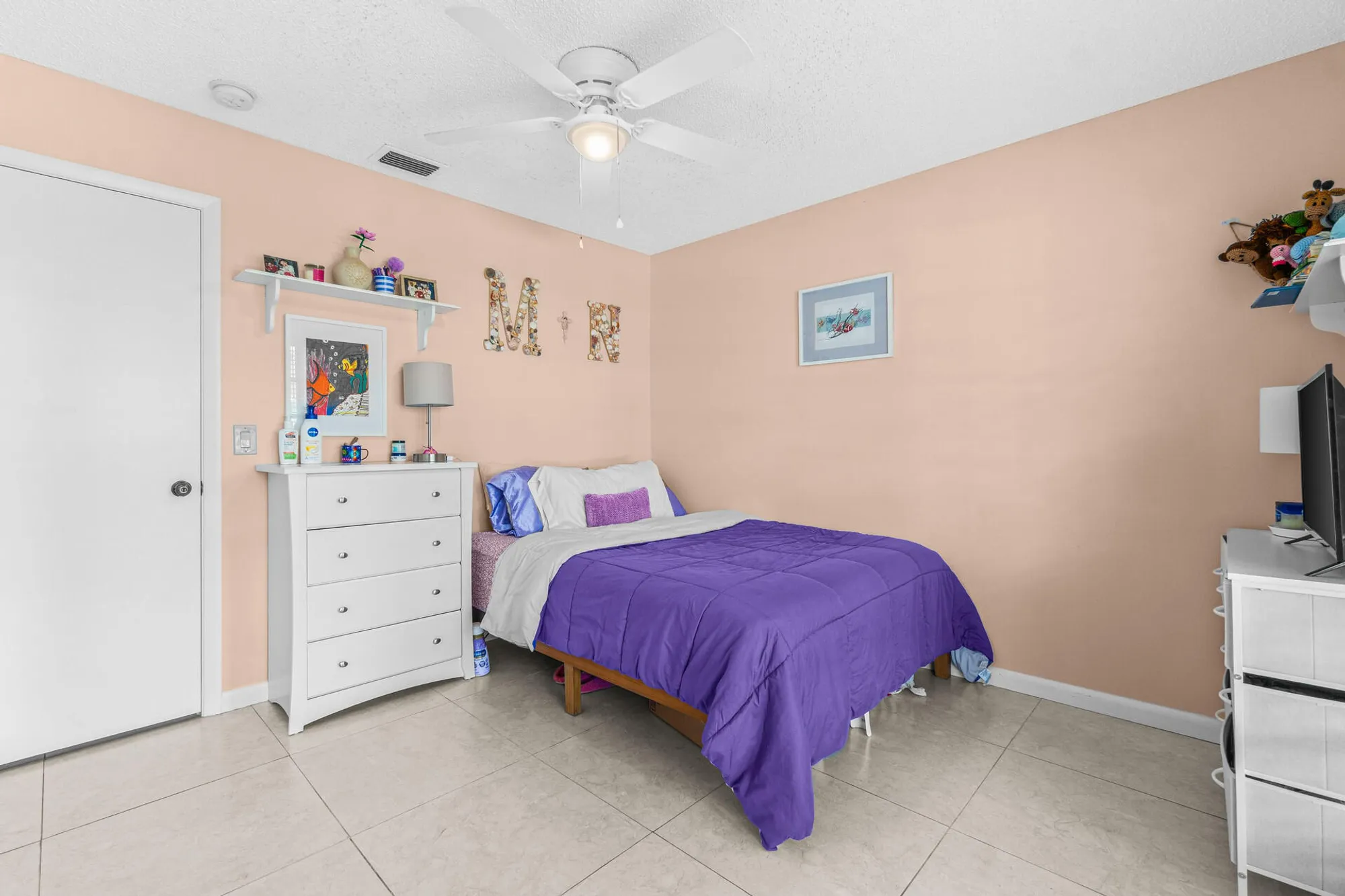 Property Slideshow image 17 of 35 | 6049 ambertree ln, Greenacres, FL, 33463