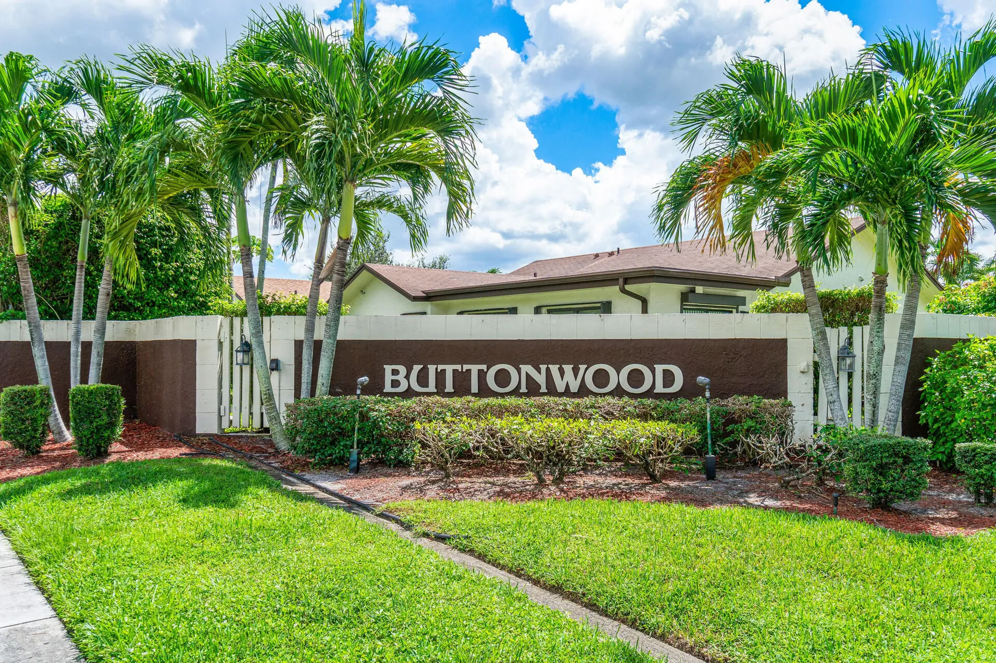 Property Slideshow image 24 of 35 | 6049 ambertree ln, Greenacres, FL, 33463