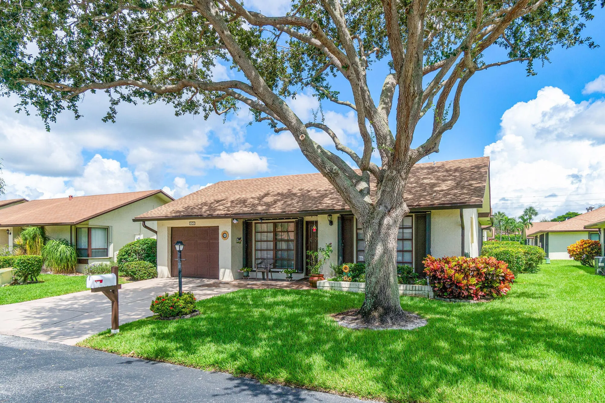 Property Slideshow image 2 of 35 | 6049 ambertree ln, Greenacres, FL, 33463