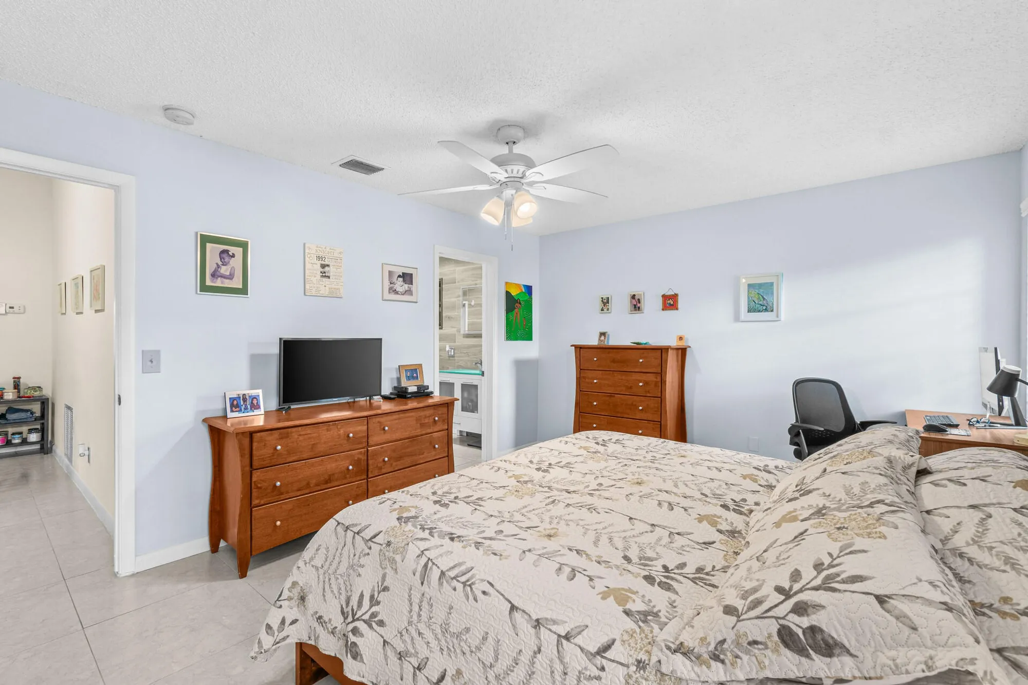 Property Slideshow image 15 of 35 | 6049 ambertree ln, Greenacres, FL, 33463