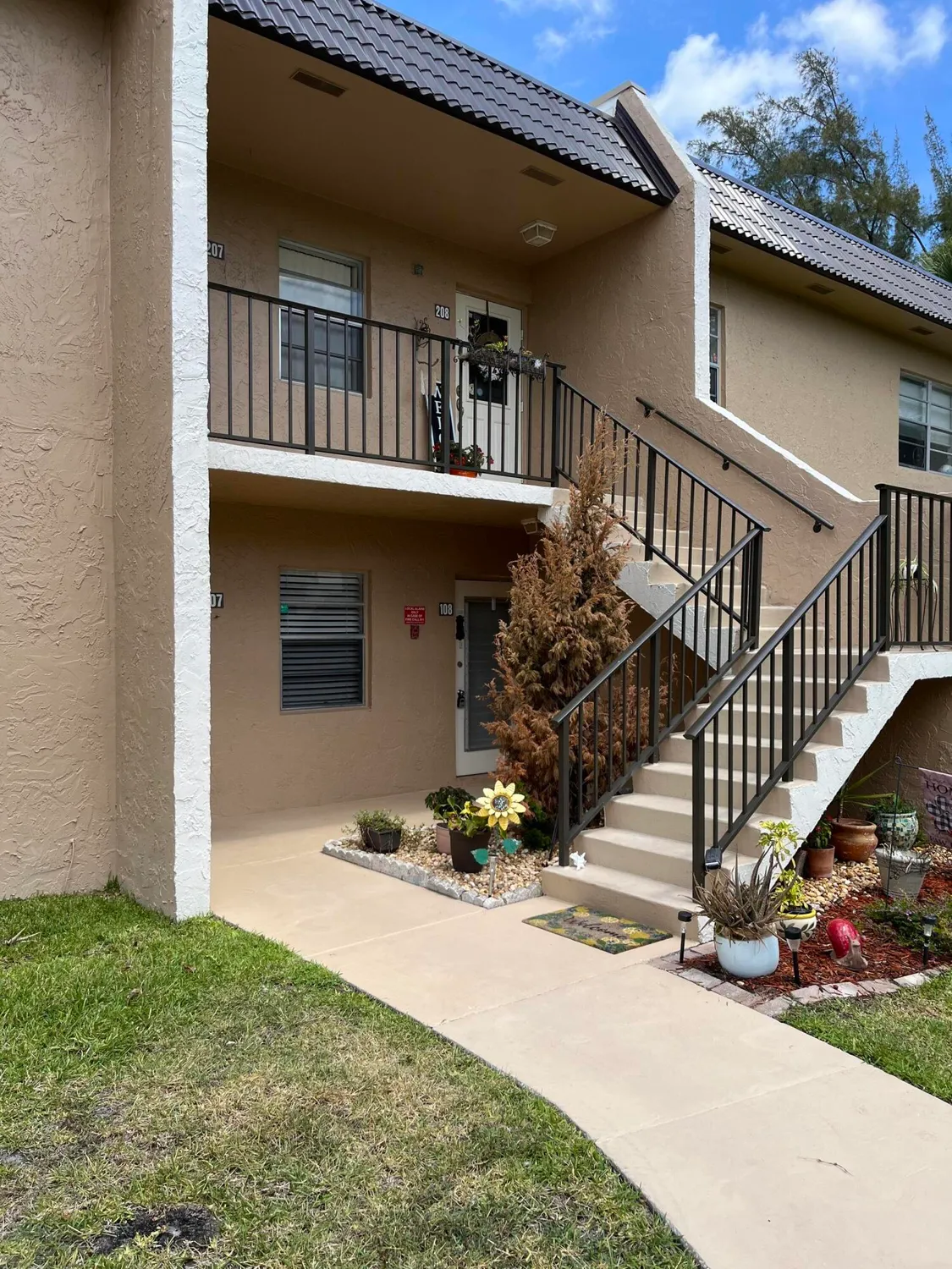 Property Slideshow image 17 of 20 | 100 lake meryl dr apt 102, West Palm Beach, FL, 33411