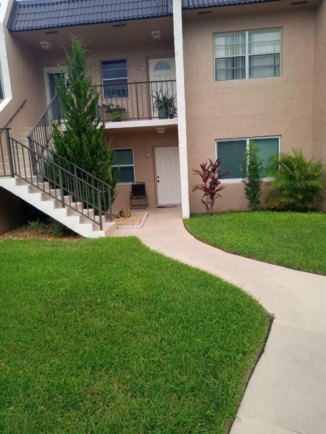 Property Slideshow image 14 of 20 | 100 lake meryl dr apt 102, West Palm Beach, FL, 33411
