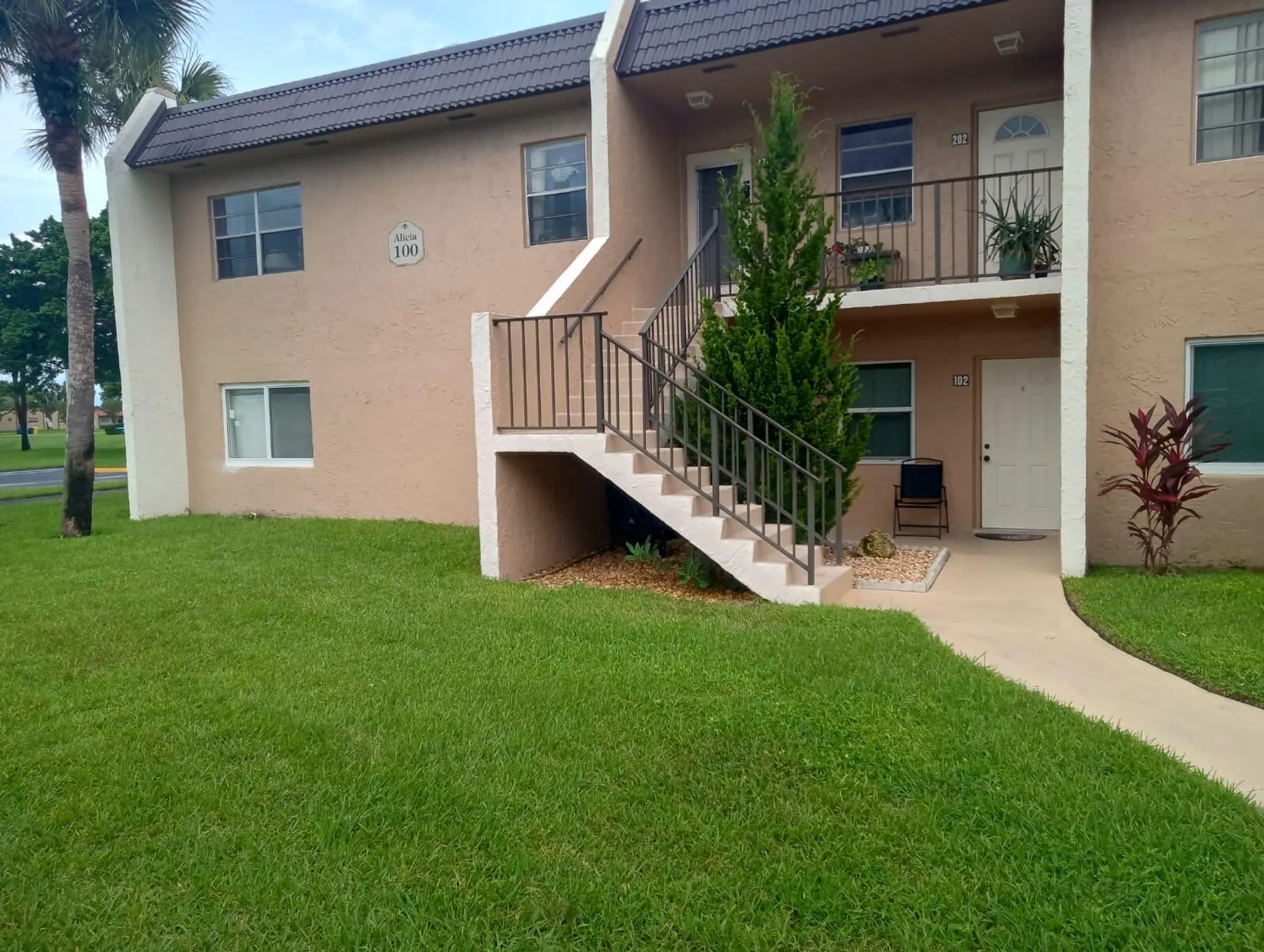 Property Slideshow image 13 of 20 | 100 lake meryl dr apt 102, West Palm Beach, FL, 33411