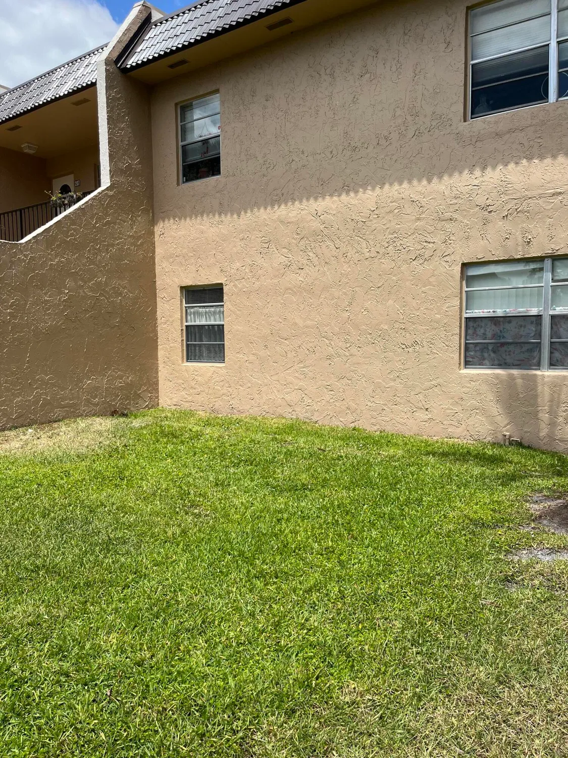 Property Slideshow image 15 of 20 | 100 lake meryl dr apt 102, West Palm Beach, FL, 33411