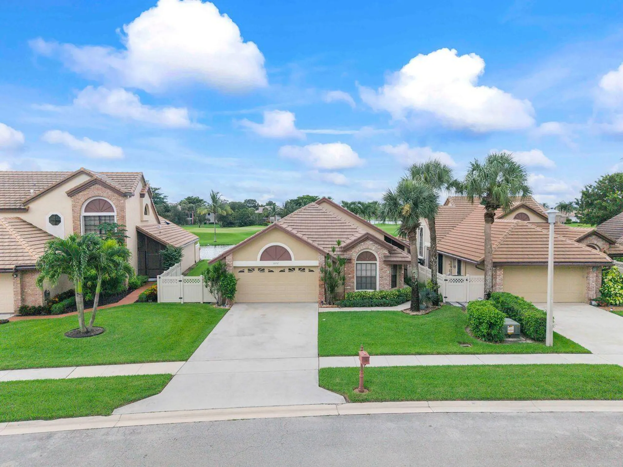 Property Slideshow image 4 of 73 | 6852 bitterbush pl, Boynton Beach, FL, 33472