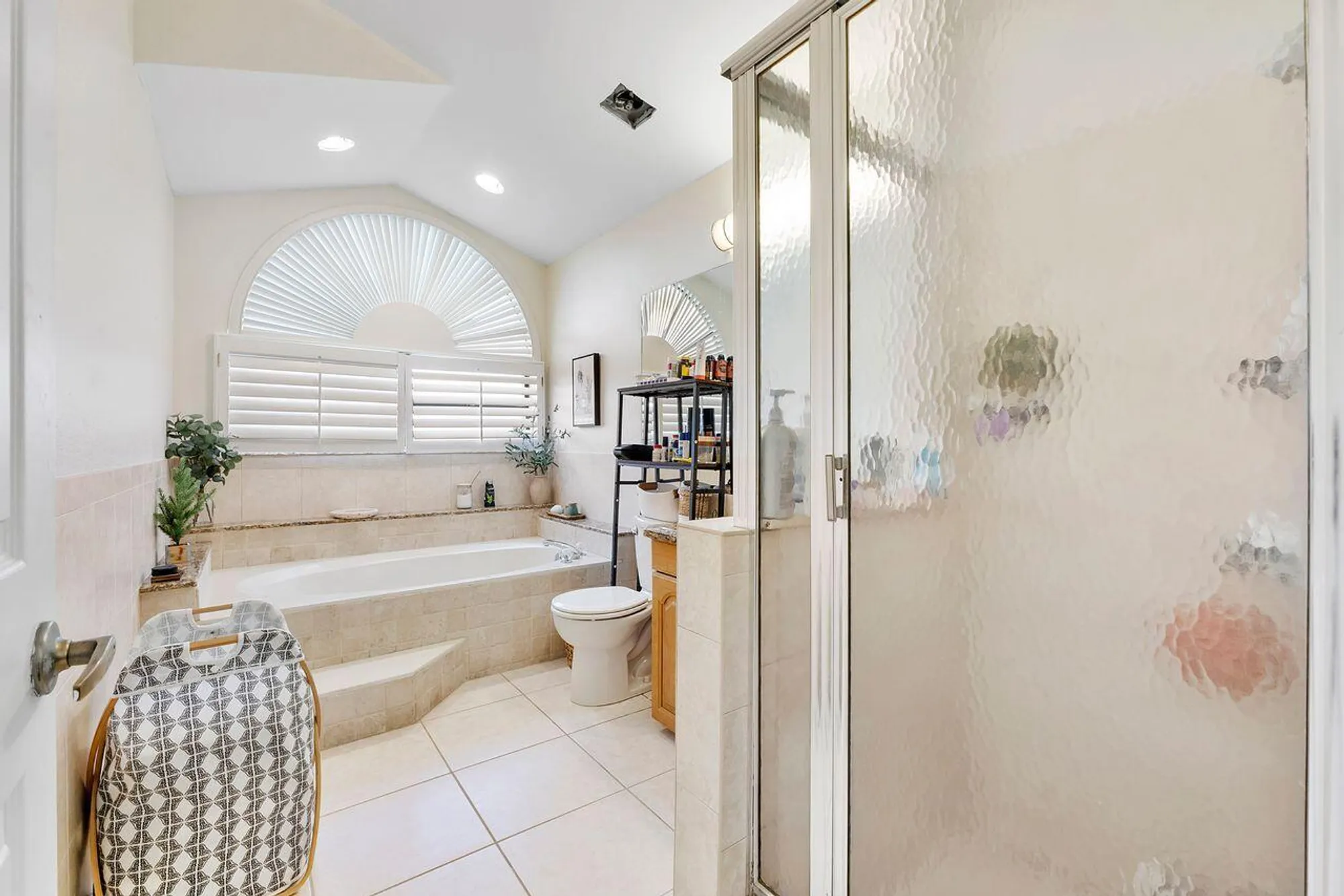 Property Slideshow image 25 of 73 | 6852 bitterbush pl, Boynton Beach, FL, 33472