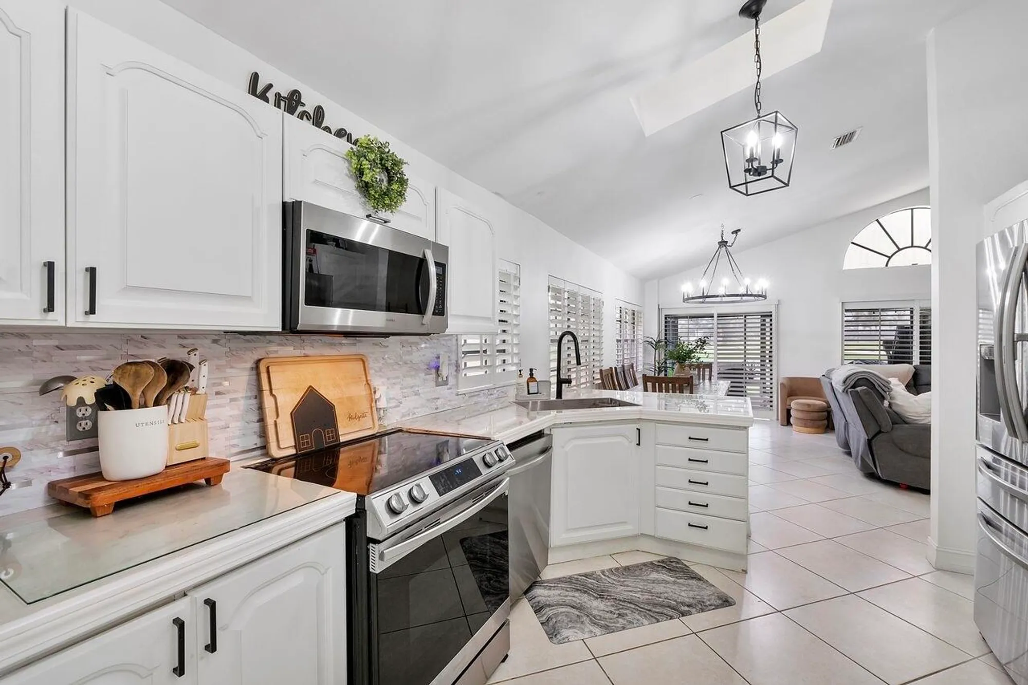 Property Slideshow image 9 of 73 | 6852 bitterbush pl, Boynton Beach, FL, 33472