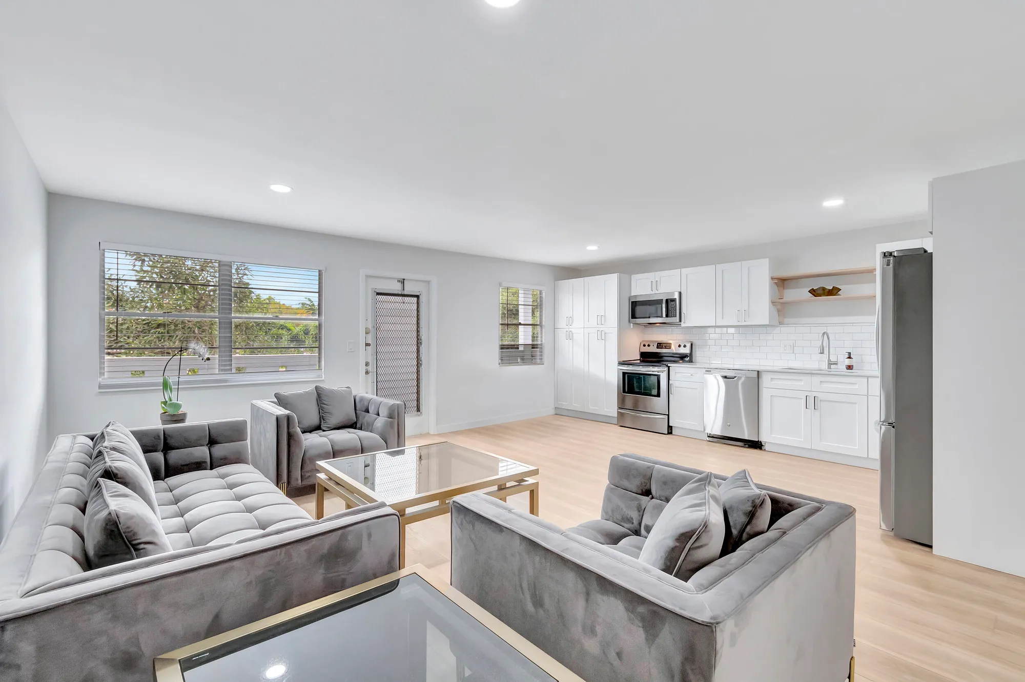 Property Slideshow image 4 of 100 | 2005 newport g, Deerfield Beach, FL, 33442