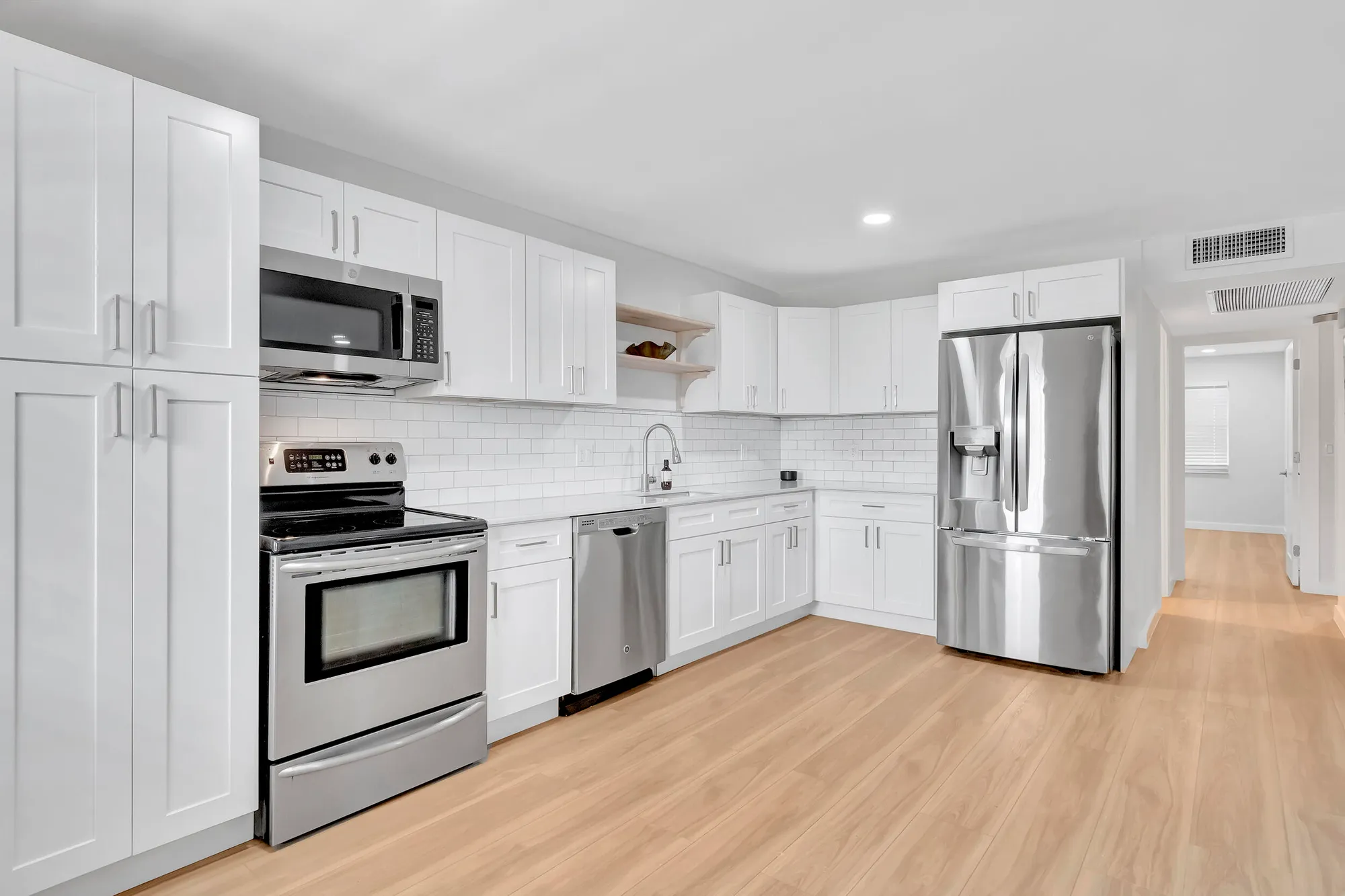 Property Slideshow image 7 of 100 | 2005 newport g, Deerfield Beach, FL, 33442