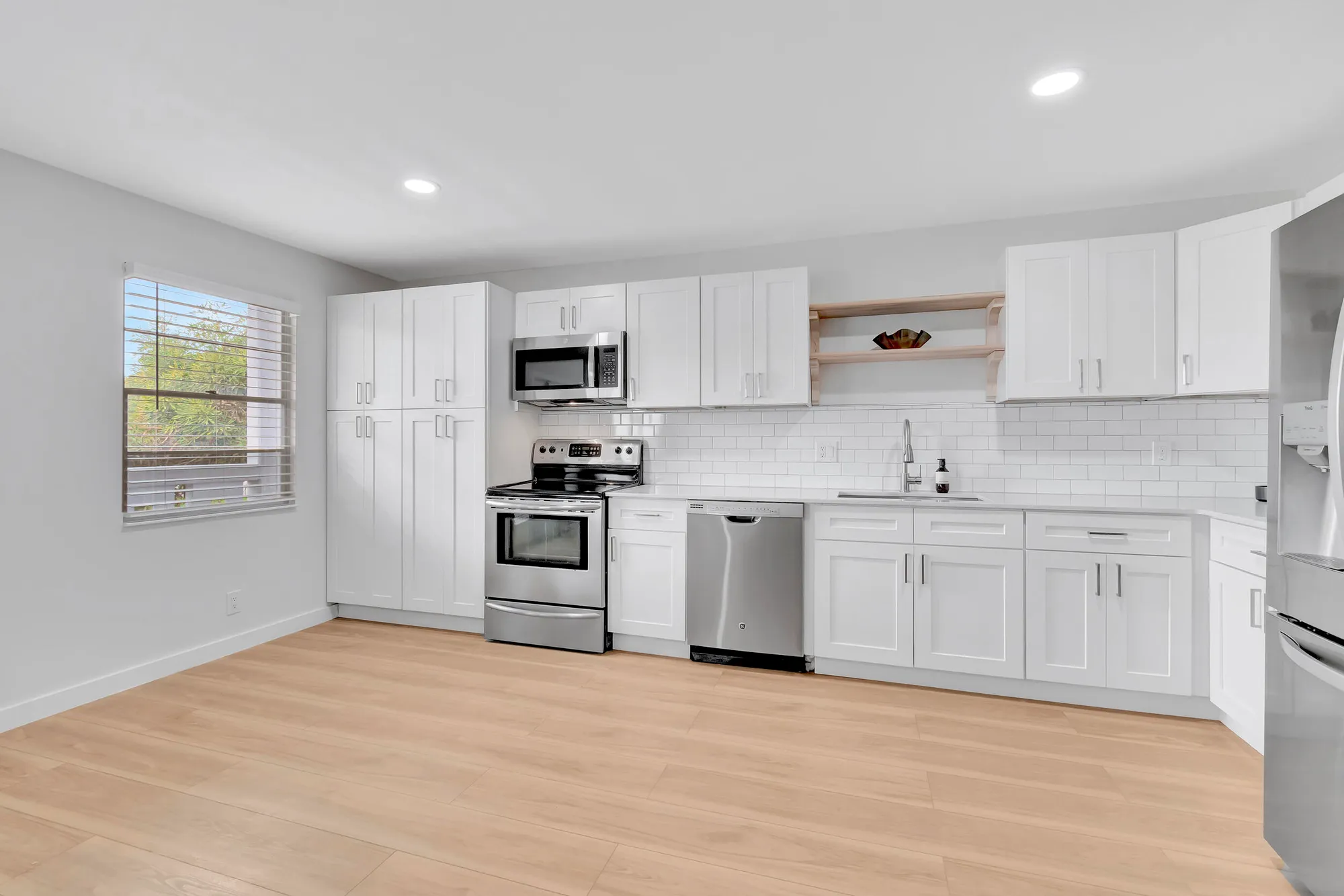 Property Slideshow image 8 of 100 | 2005 newport g, Deerfield Beach, FL, 33442