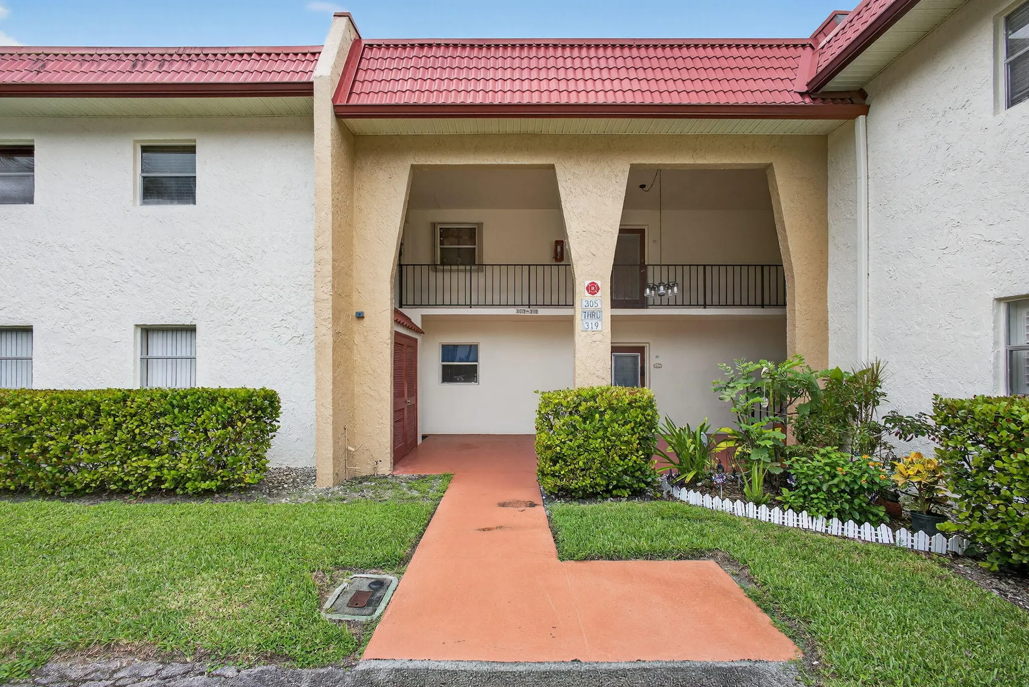 Property Slideshow image 4 of 40 | 313 lake frances dr, West Palm Beach, FL, 33411