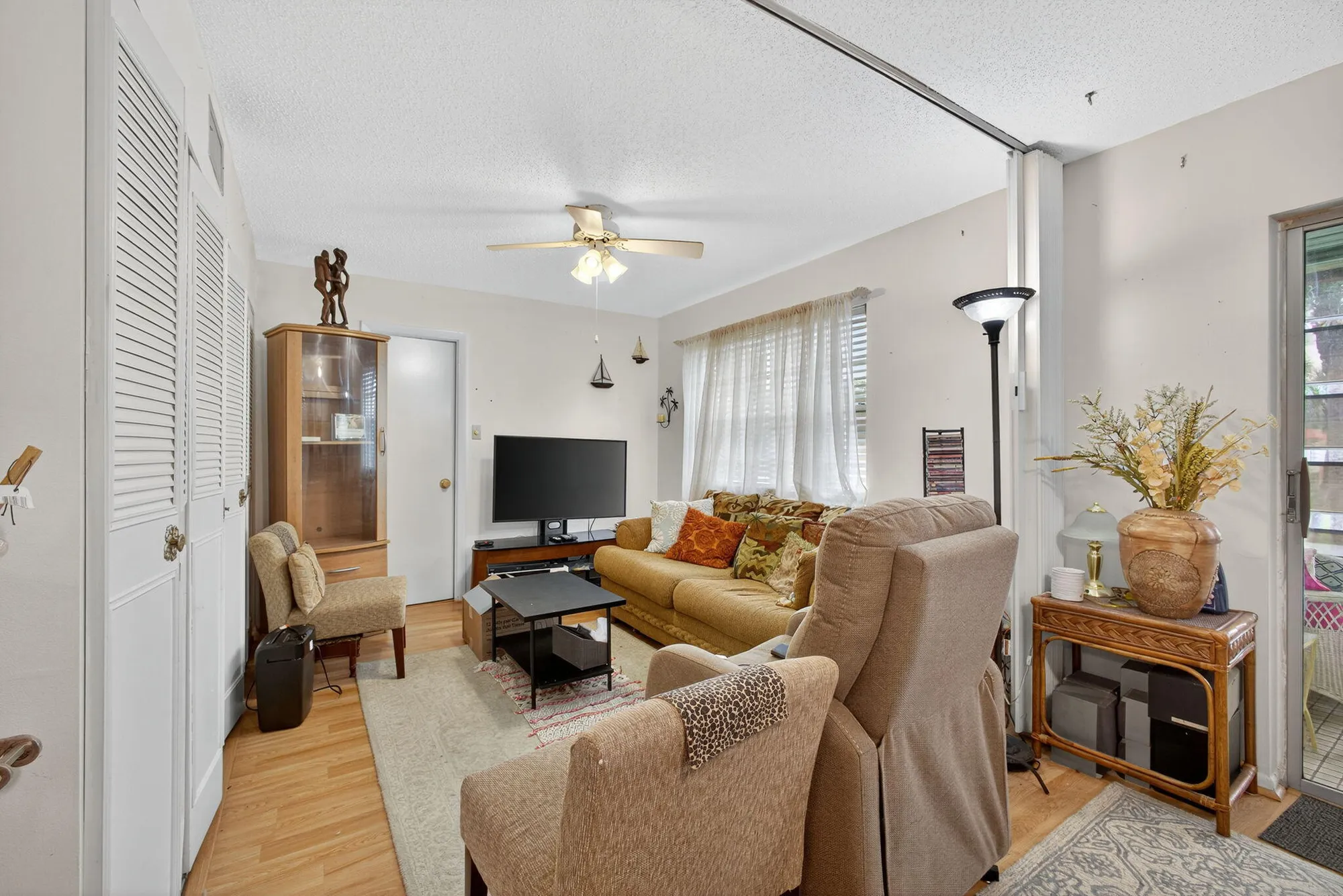 Property Slideshow image 10 of 40 | 313 lake frances dr, West Palm Beach, FL, 33411