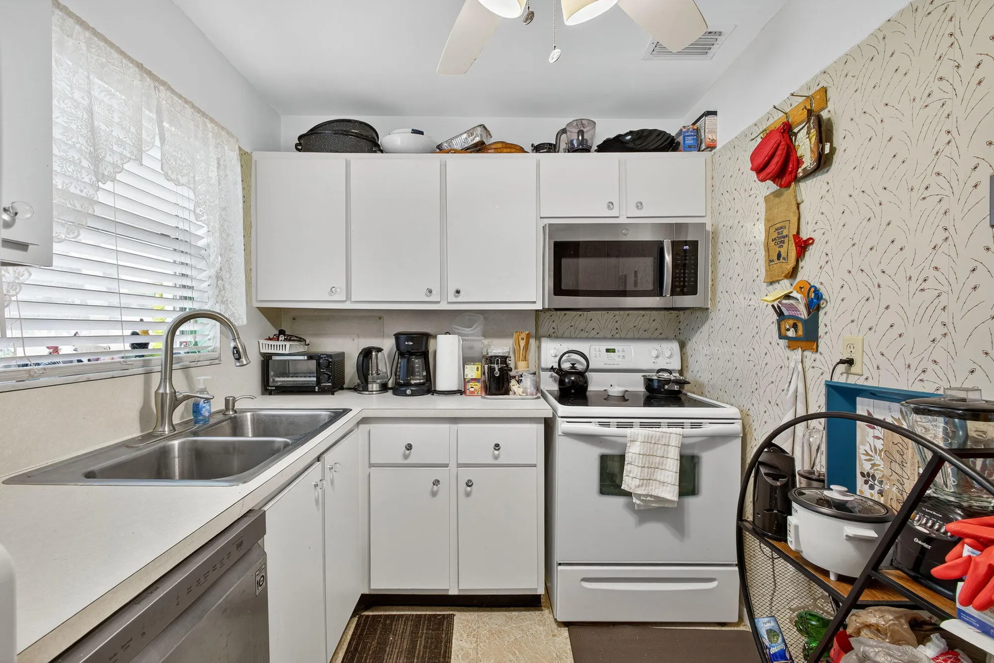 Property Slideshow image 21 of 40 | 313 lake frances dr, West Palm Beach, FL, 33411