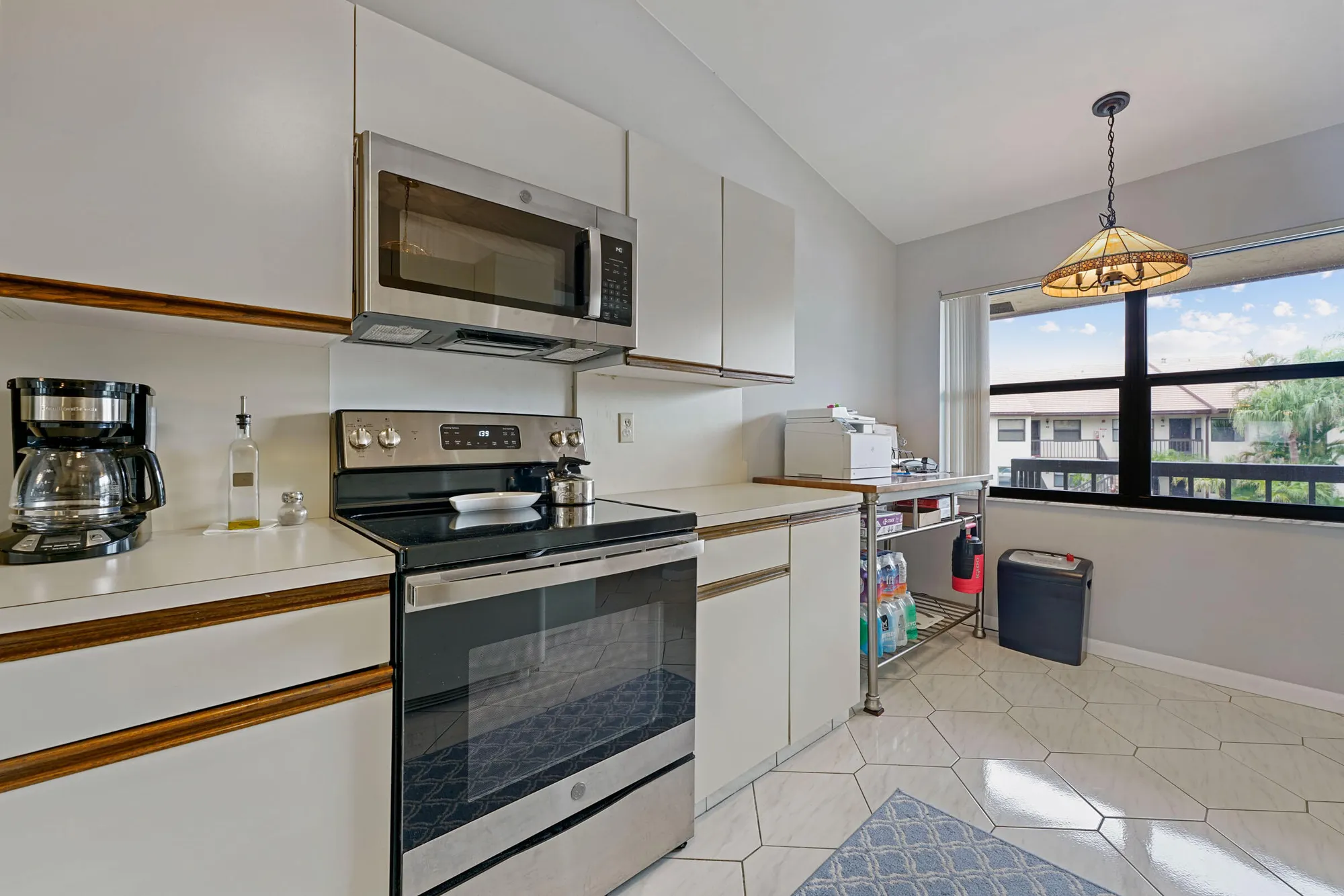 Property Slideshow image 5 of 32 | 7681 tahiti ln 205, Lake Worth, FL, 33467