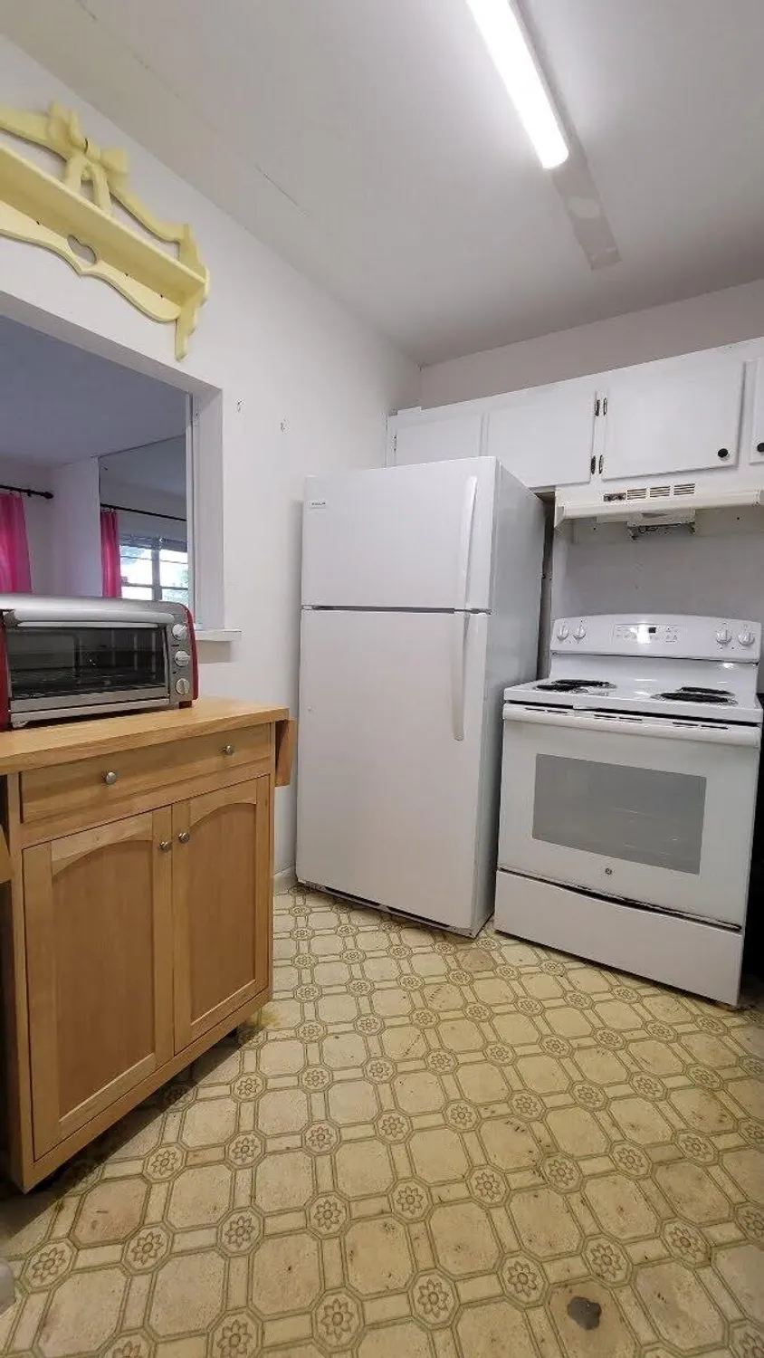 Property Slideshow image 6 of 34 | 208 kent m, West Palm Beach, FL, 33417