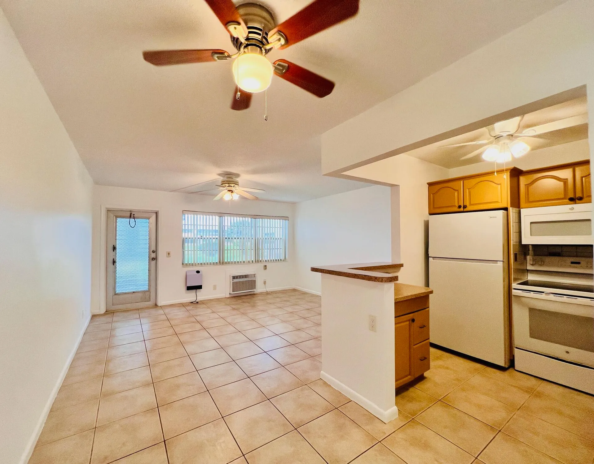 Property Slideshow image 1 of 15 | 123 camden f, West Palm Beach, FL, 33417