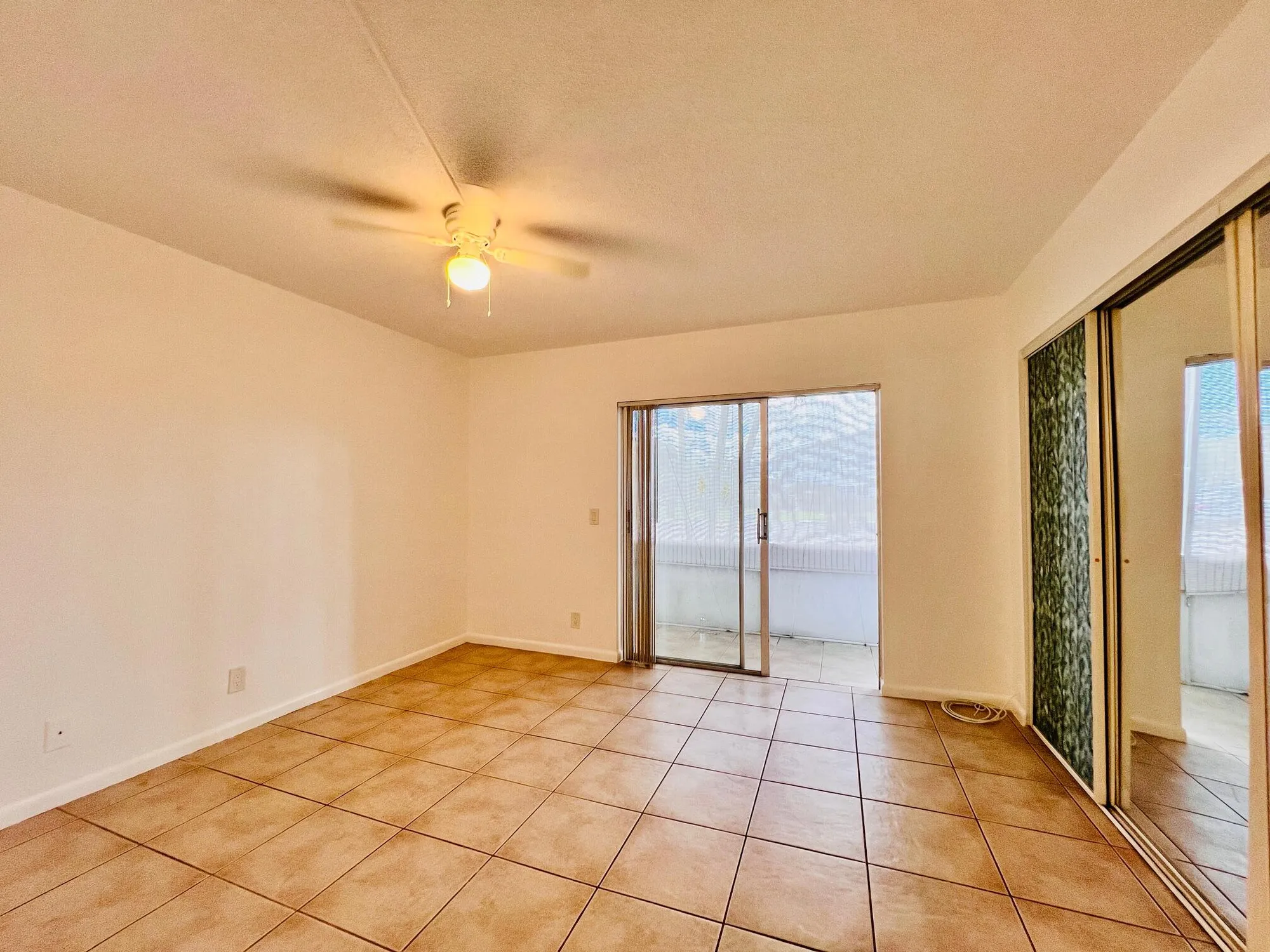 Property Slideshow image 5 of 15 | 123 camden f, West Palm Beach, FL, 33417