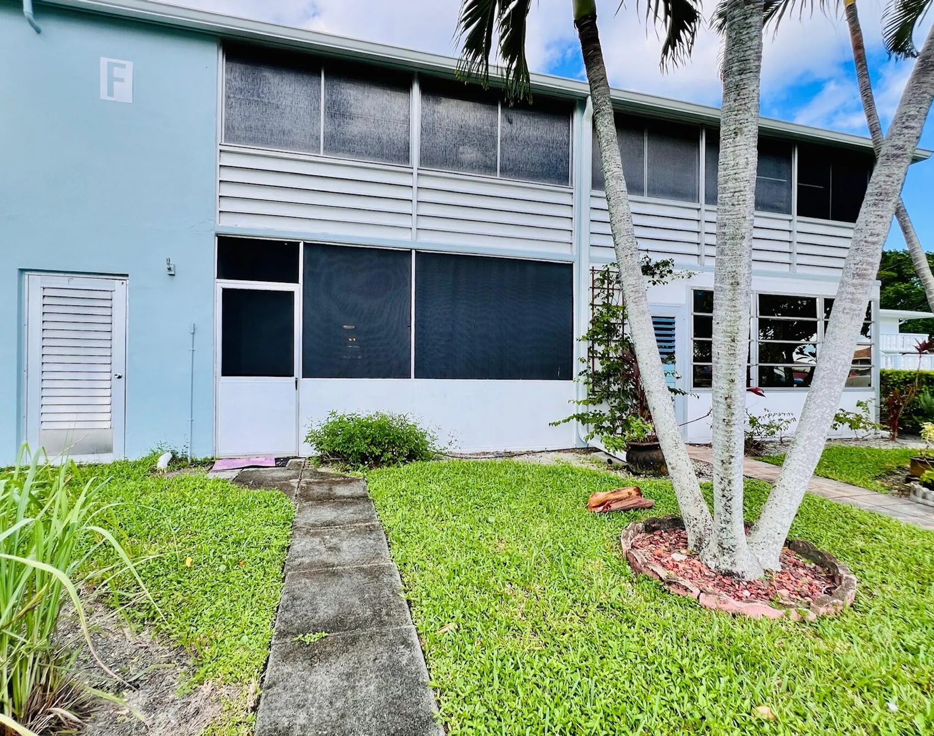 Property Slideshow image 9 of 15 | 123 camden f, West Palm Beach, FL, 33417