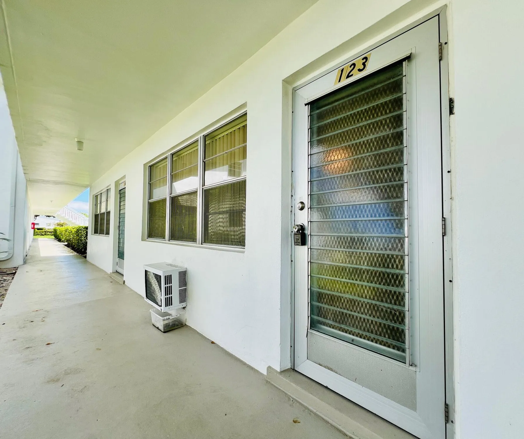 Property Slideshow image 10 of 15 | 123 camden f, West Palm Beach, FL, 33417