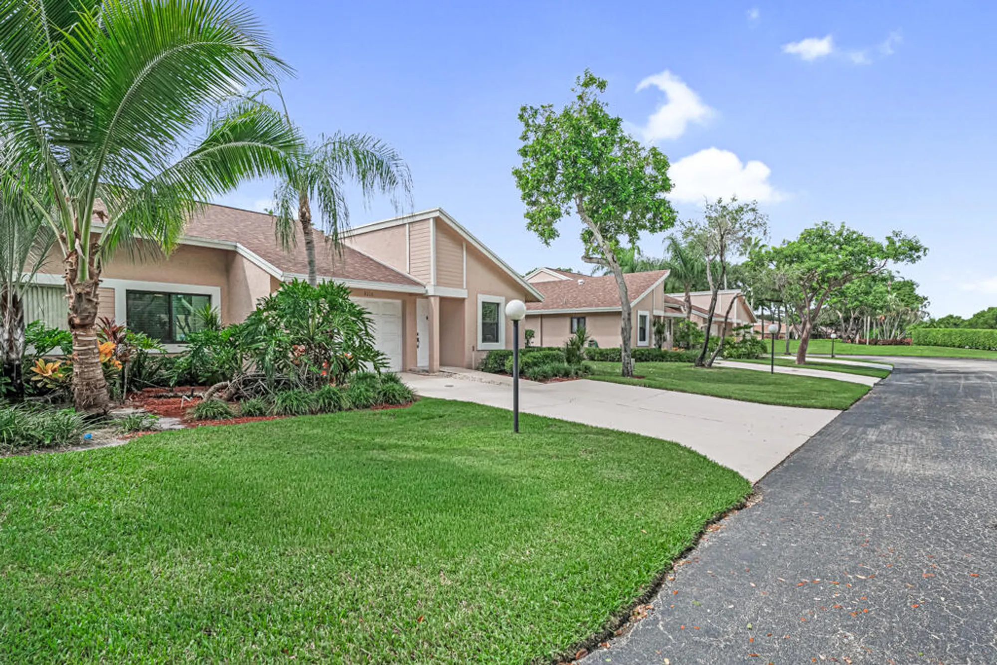 Property Slideshow image 35 of 48 | 8216 sweetbriar way, Boca Raton, FL, 33496