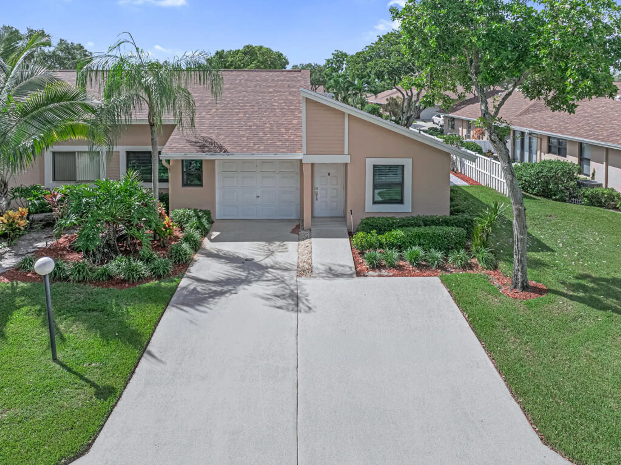 Property Slideshow image 41 of 48 | 8216 sweetbriar way, Boca Raton, FL, 33496