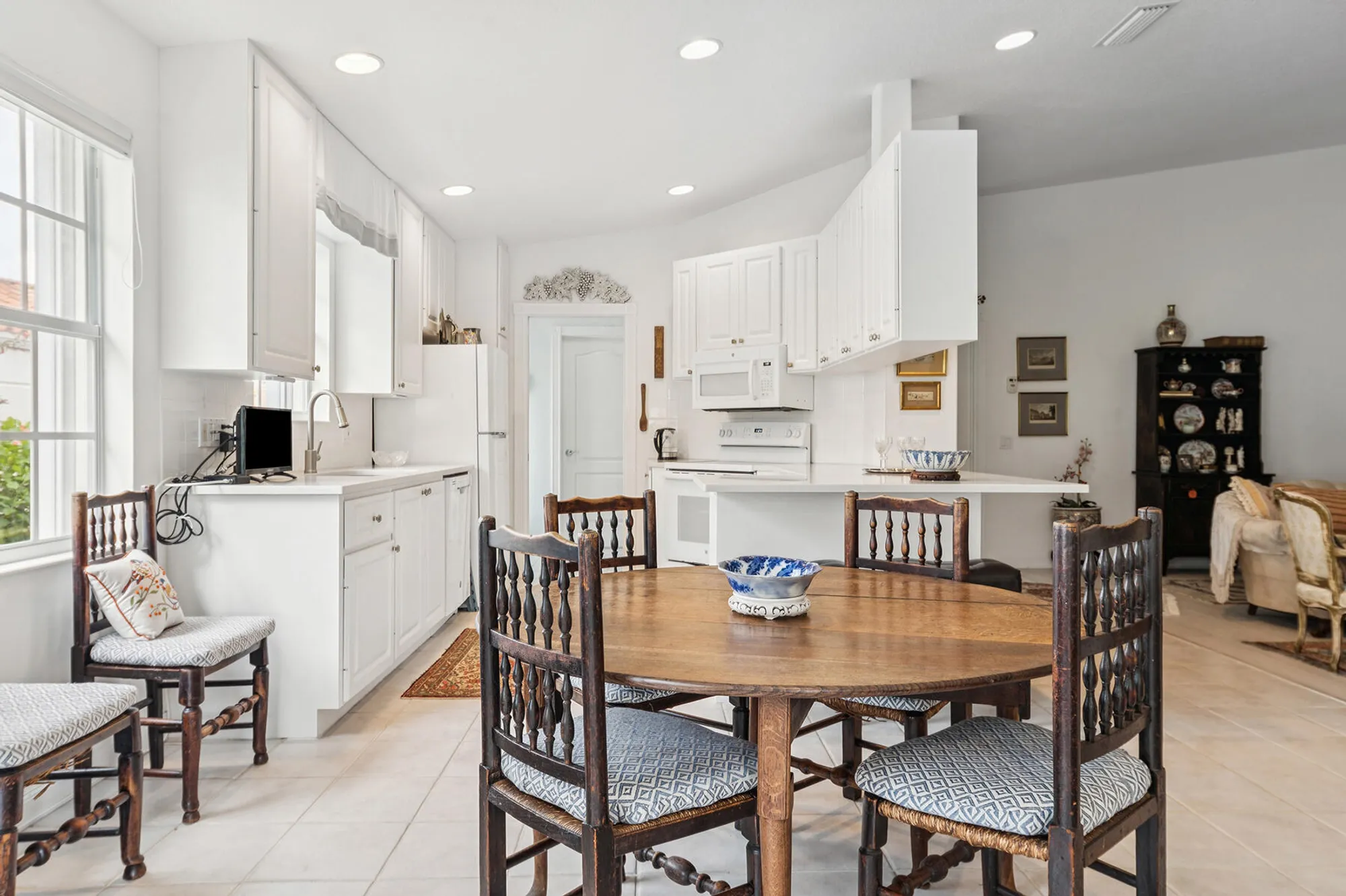 Property Slideshow image 5 of 51 | 2718 livingston ln, West Palm Beach, FL, 33411