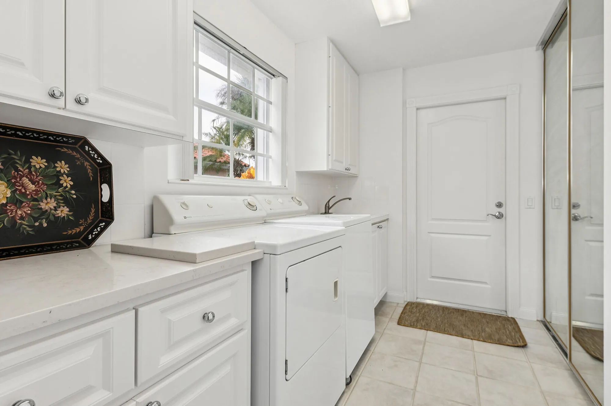 Property Slideshow image 14 of 51 | 2718 livingston ln, West Palm Beach, FL, 33411