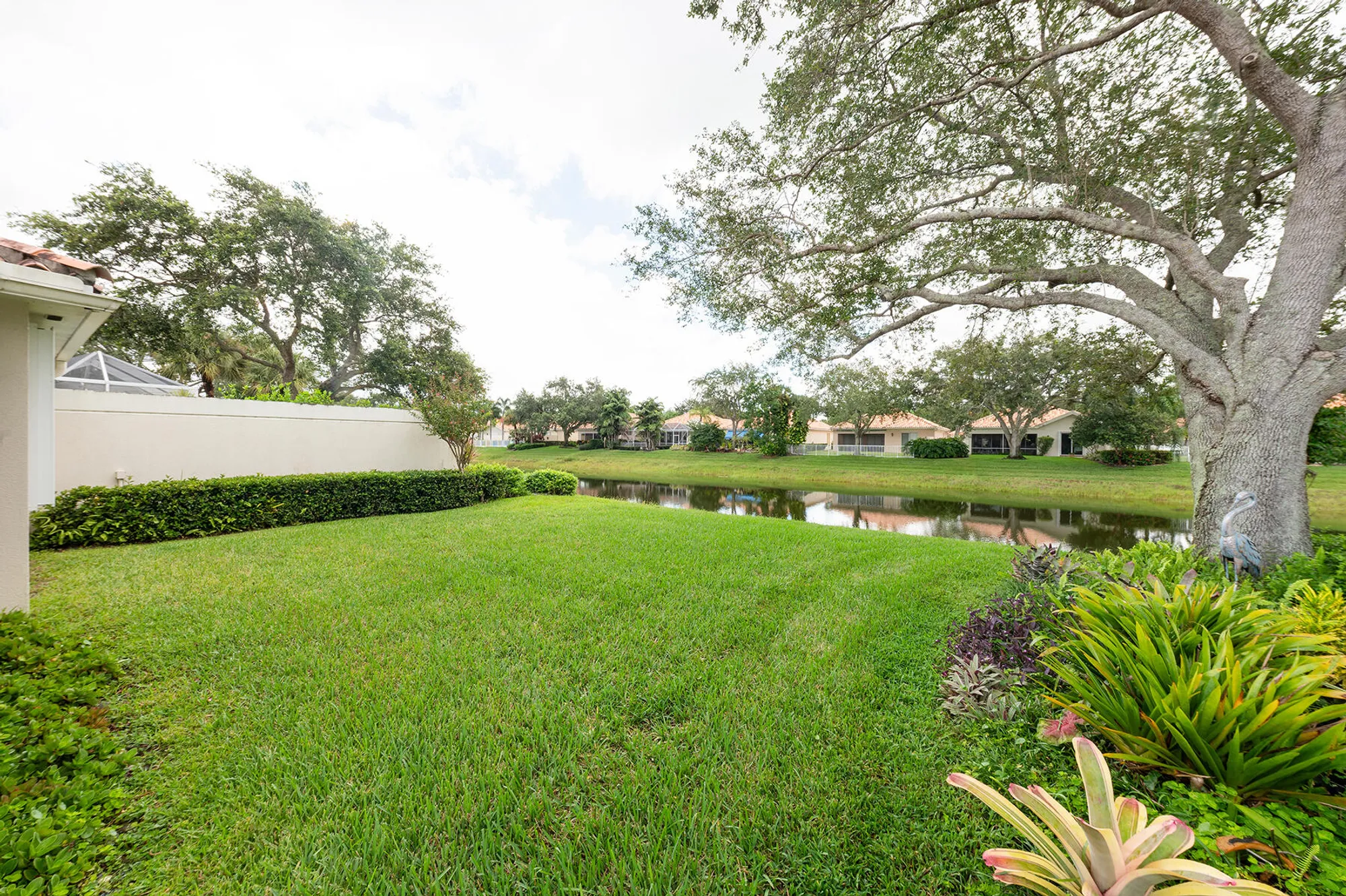 Property Slideshow image 16 of 51 | 2718 livingston ln, West Palm Beach, FL, 33411