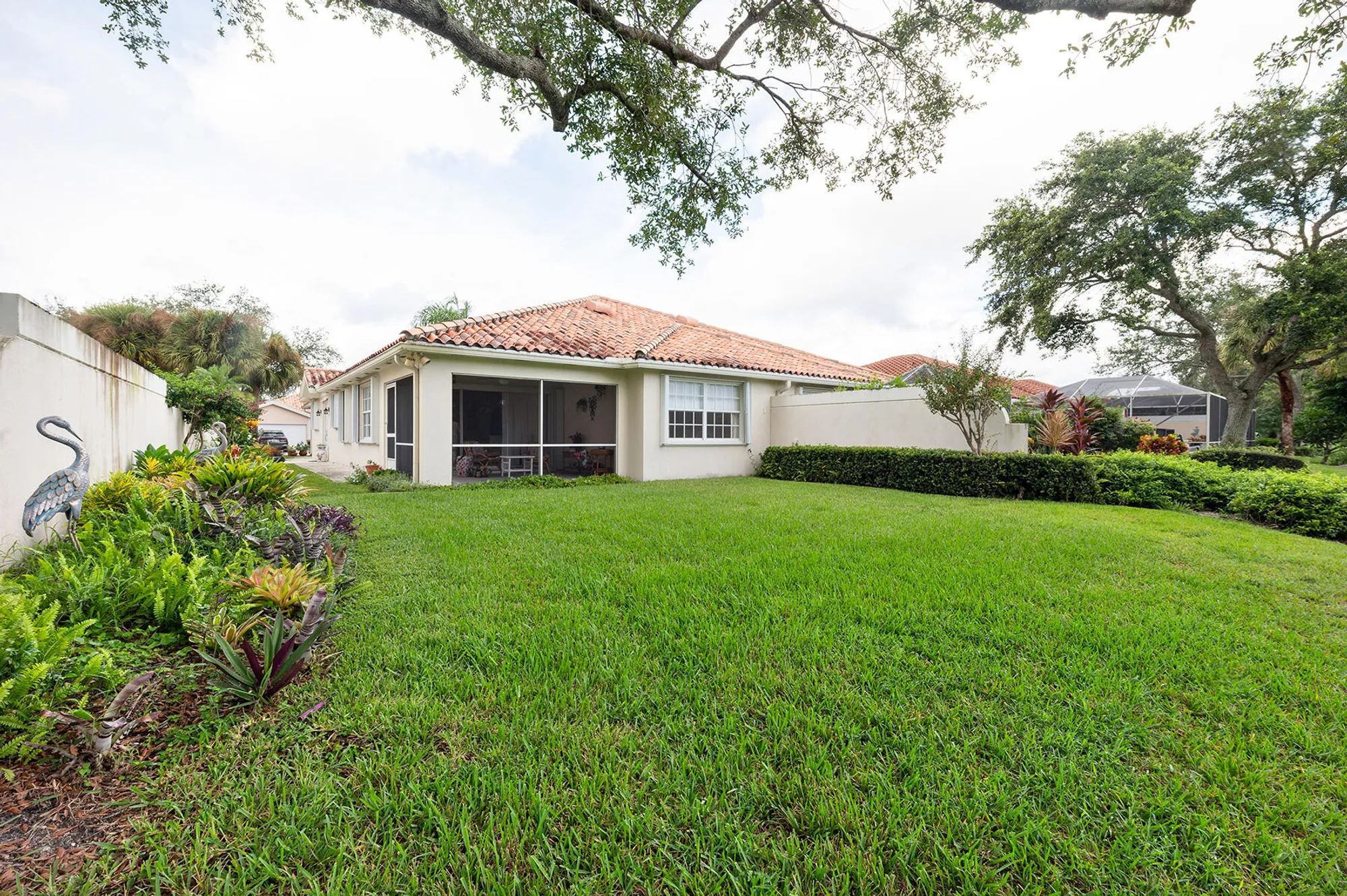 Property Slideshow image 18 of 51 | 2718 livingston ln, West Palm Beach, FL, 33411