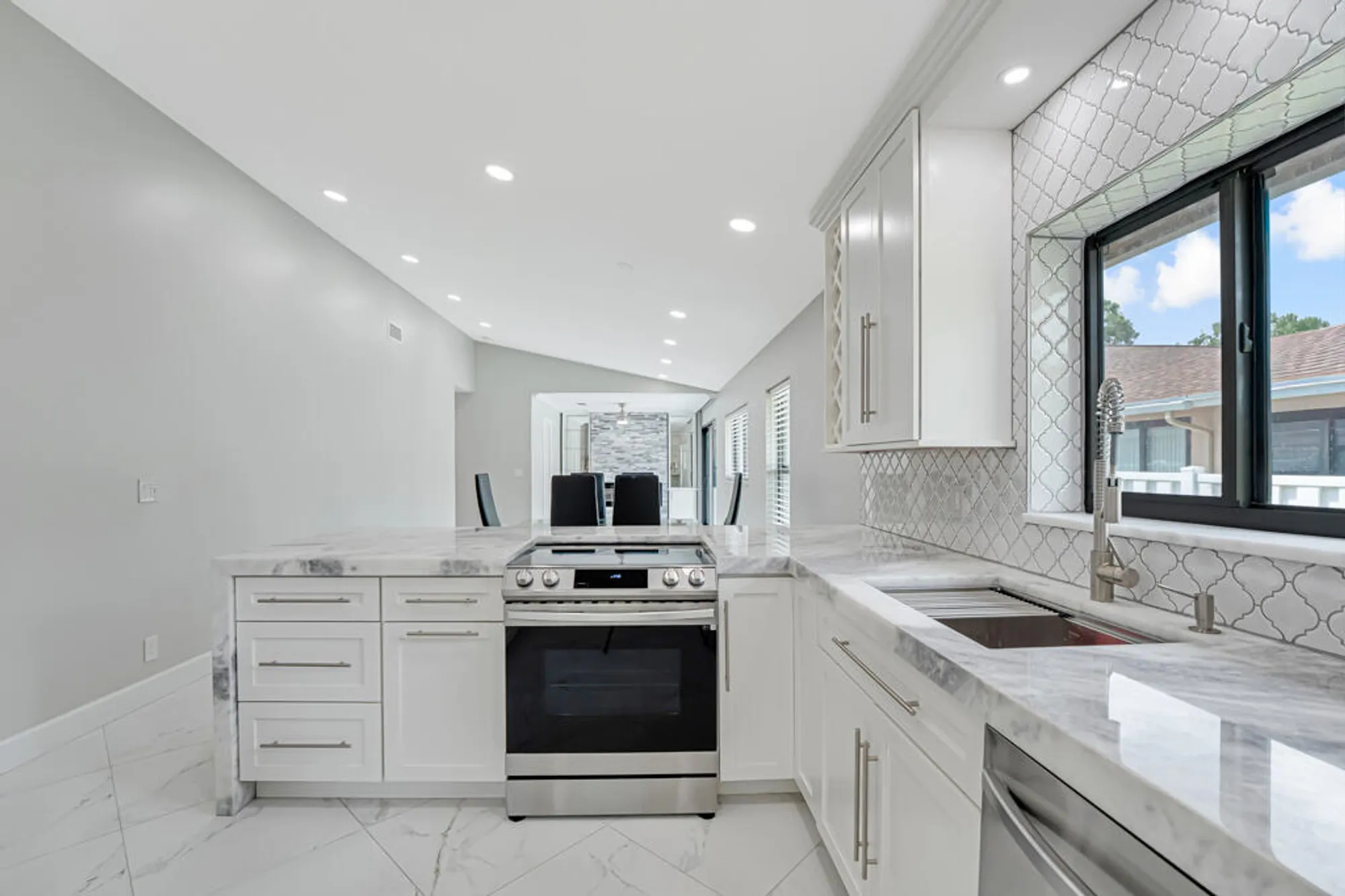 Property Slideshow image 10 of 48 | 8216 sweetbriar way, Boca Raton, FL, 33496