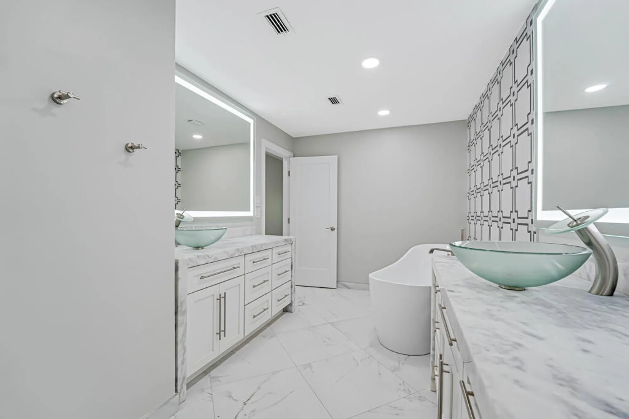 Property Slideshow image 29 of 48 | 8216 sweetbriar way, Boca Raton, FL, 33496