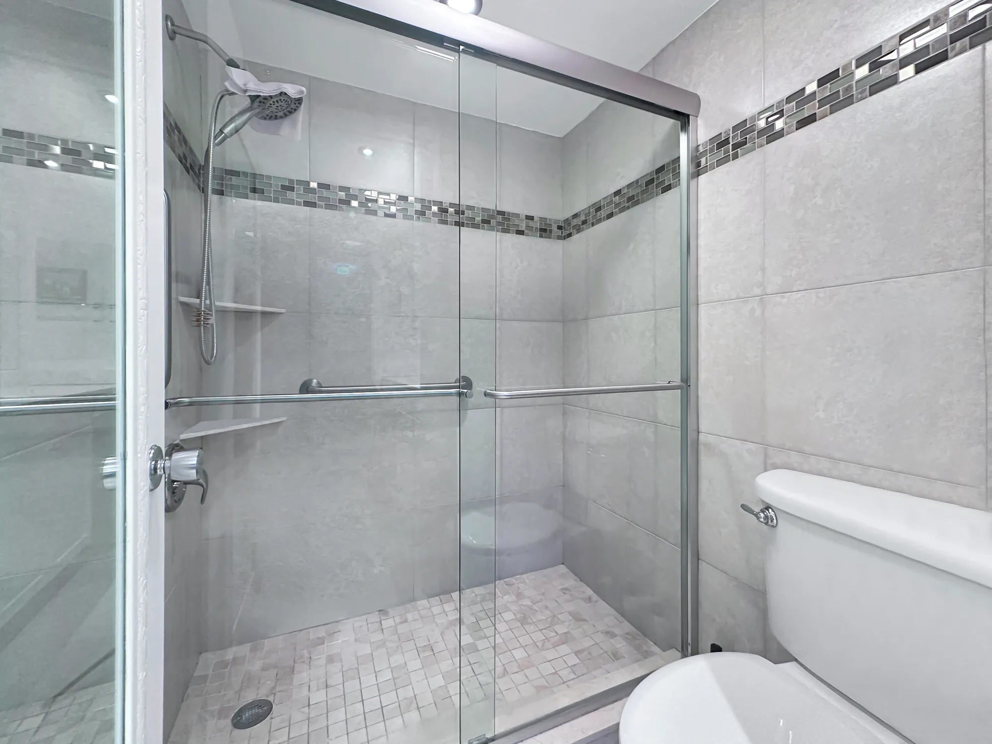 Property Slideshow image 14 of 16 | 208 wellington e unit e, West Palm Beach, FL, 33417