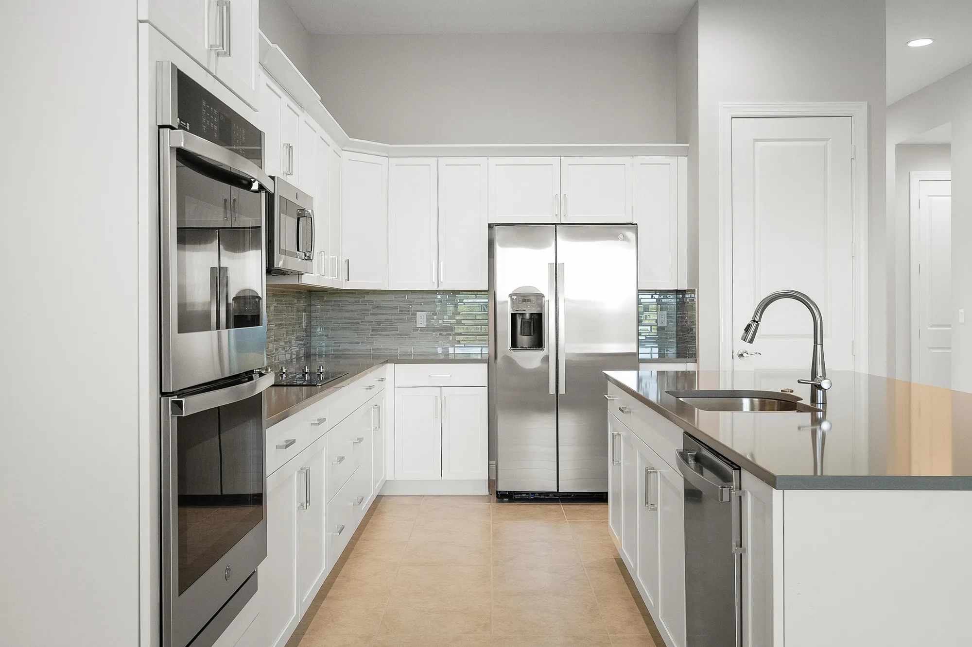 Property Slideshow image 5 of 25 | 12507 sw sunrise lake ter, Port Saint Lucie, FL, 34987