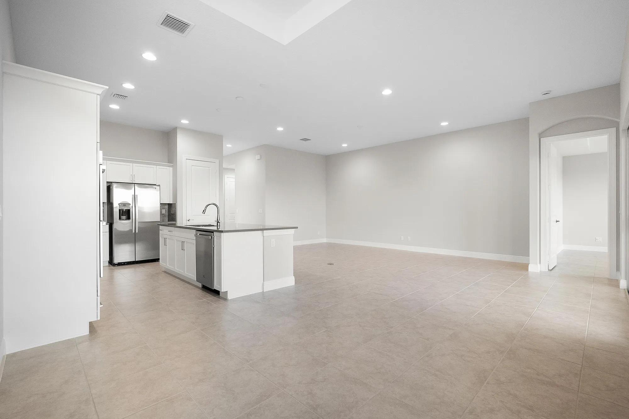 Property Slideshow image 8 of 25 | 12507 sw sunrise lake ter, Port Saint Lucie, FL, 34987