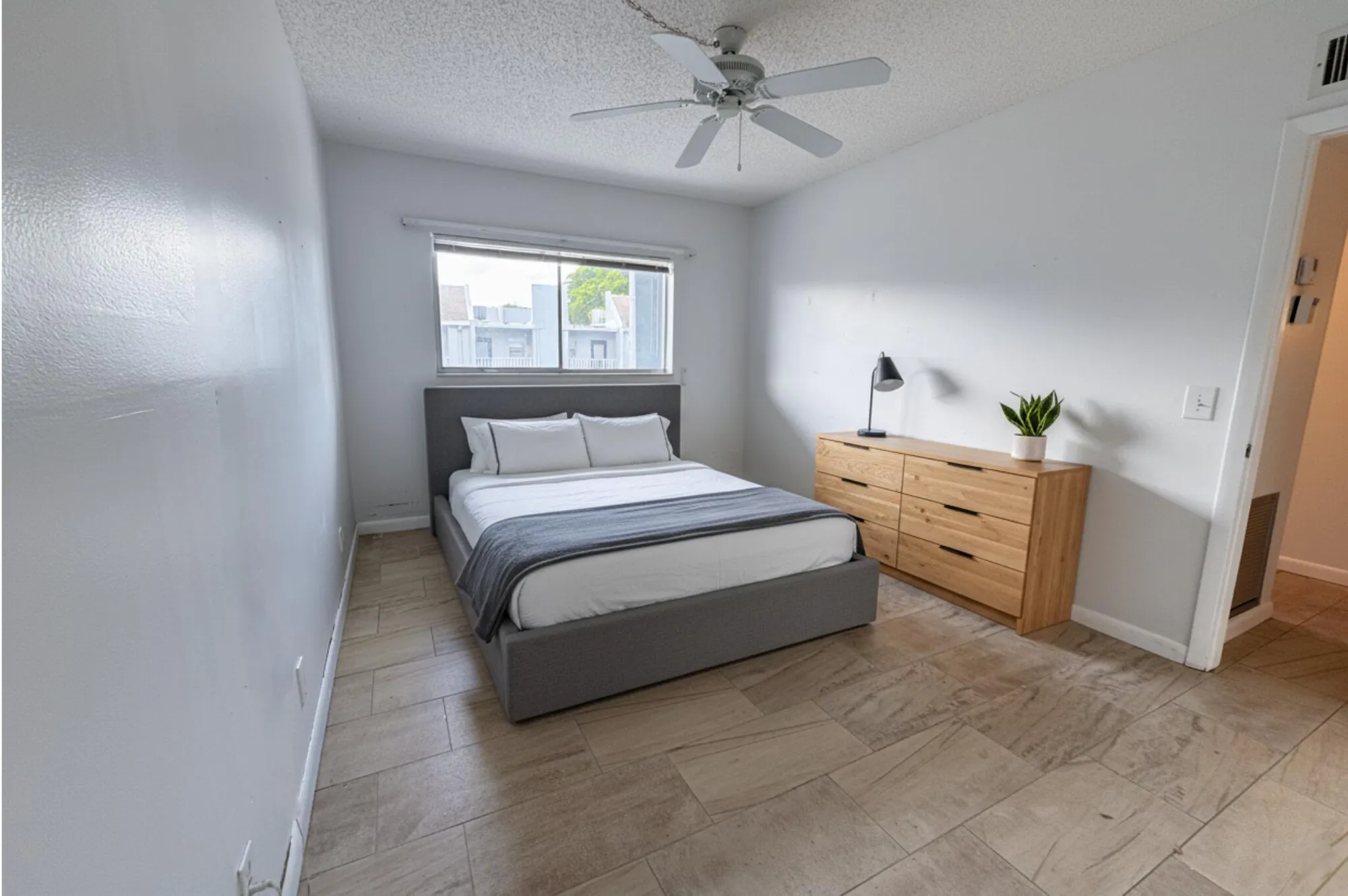 Property Slideshow image 4 of 20 | 2820 sw 22nd ave 2040, Delray Beach, FL, 33445