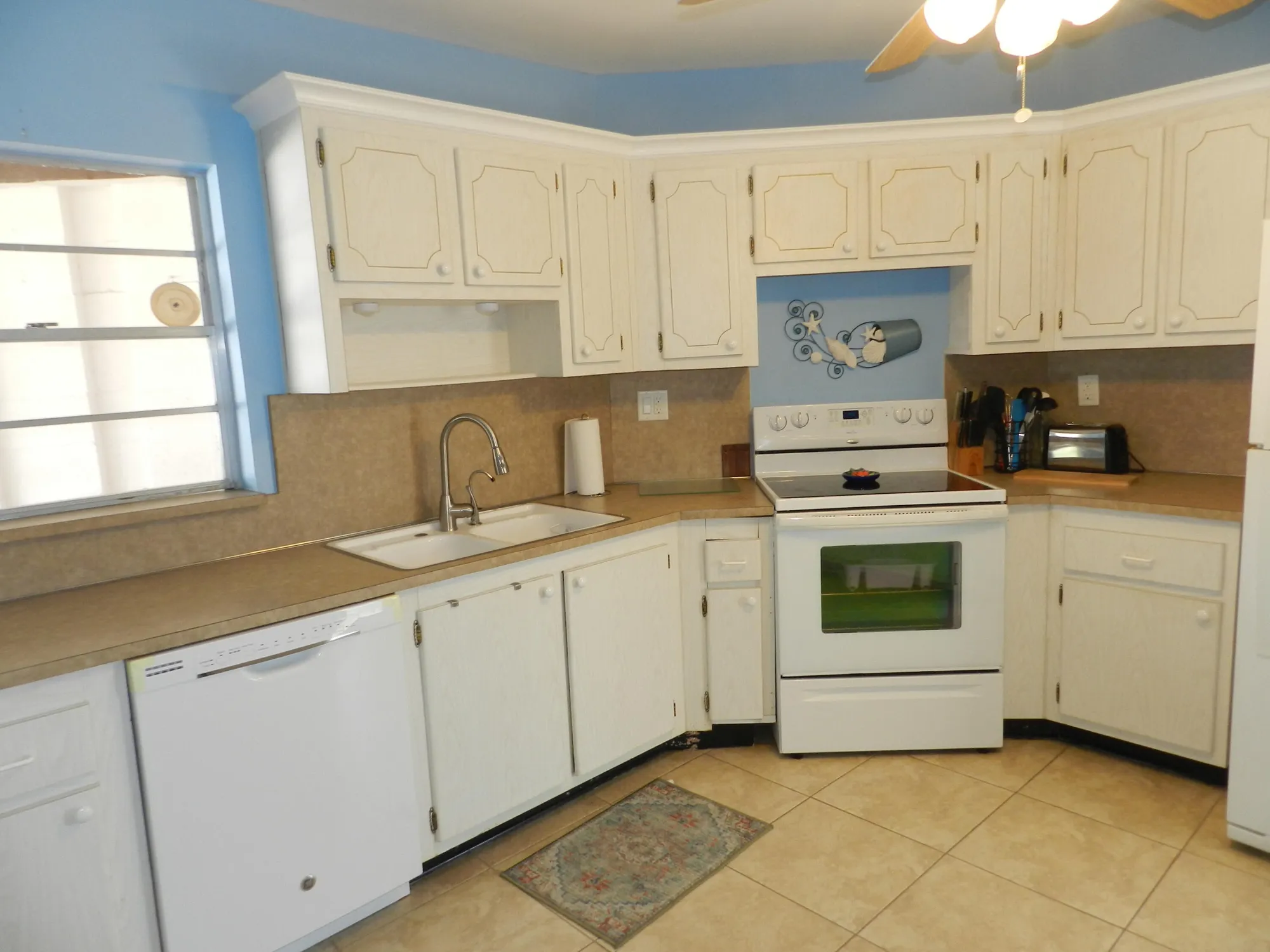 Property Slideshow image 33 of 35 | 6 greenway vlg 202, Royal Palm Beach, FL, 33411