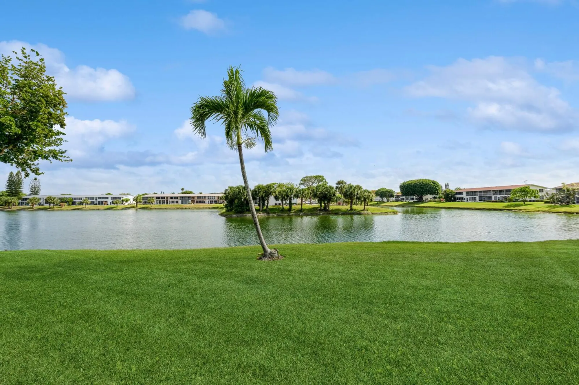 Property Slideshow image 1 of 34 | 118 somerset f, West Palm Beach, FL, 33417