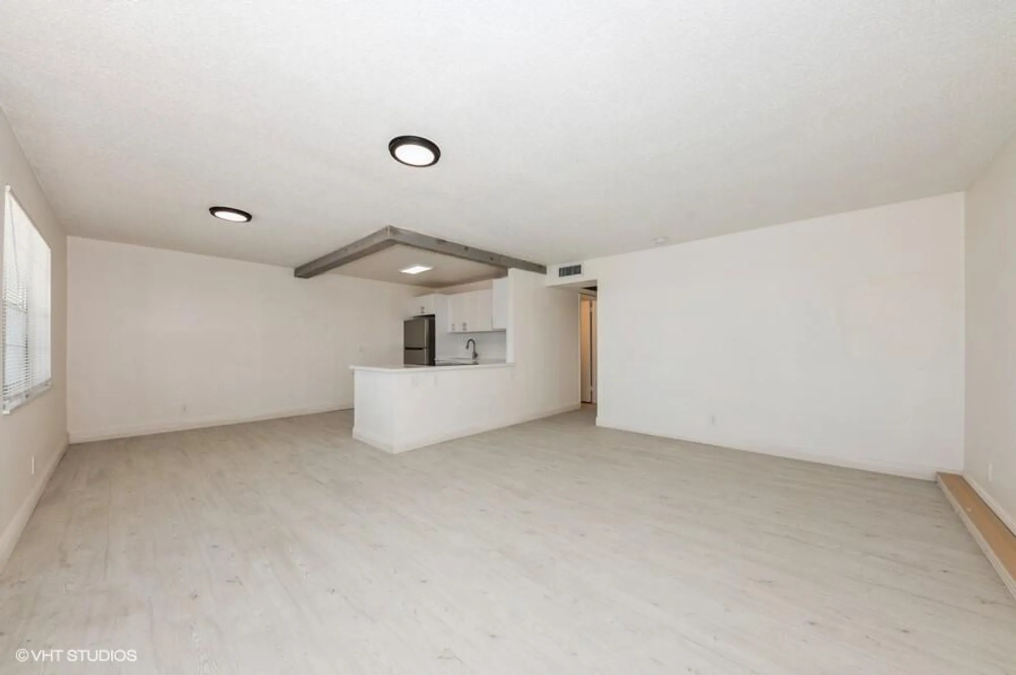 Property Slideshow image 5 of 34 | 118 somerset f, West Palm Beach, FL, 33417