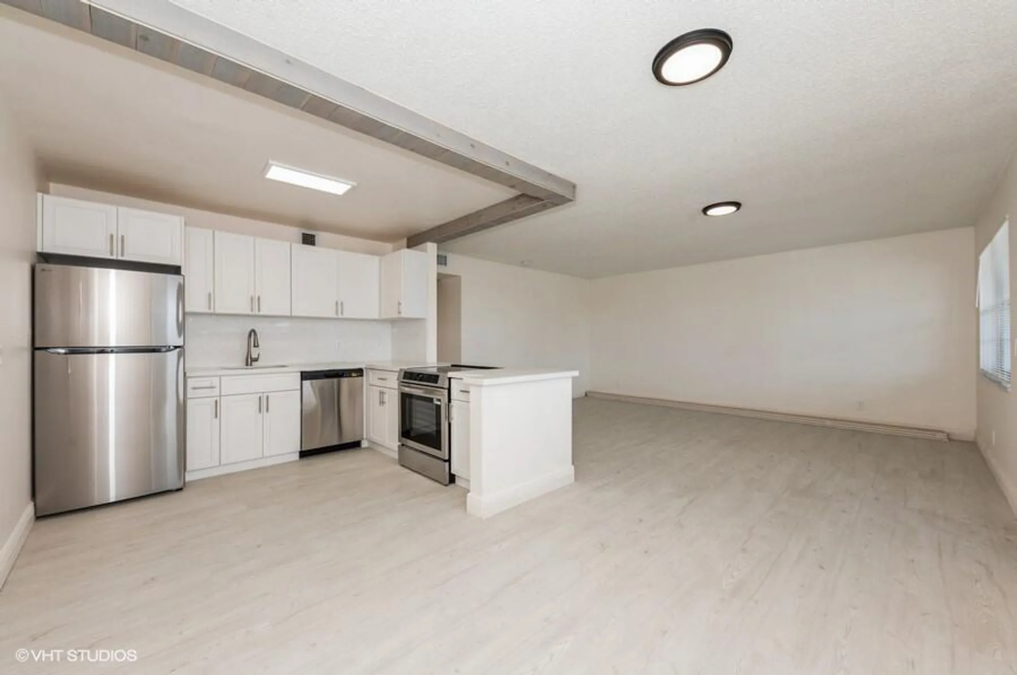 Property Slideshow image 6 of 34 | 118 somerset f, West Palm Beach, FL, 33417