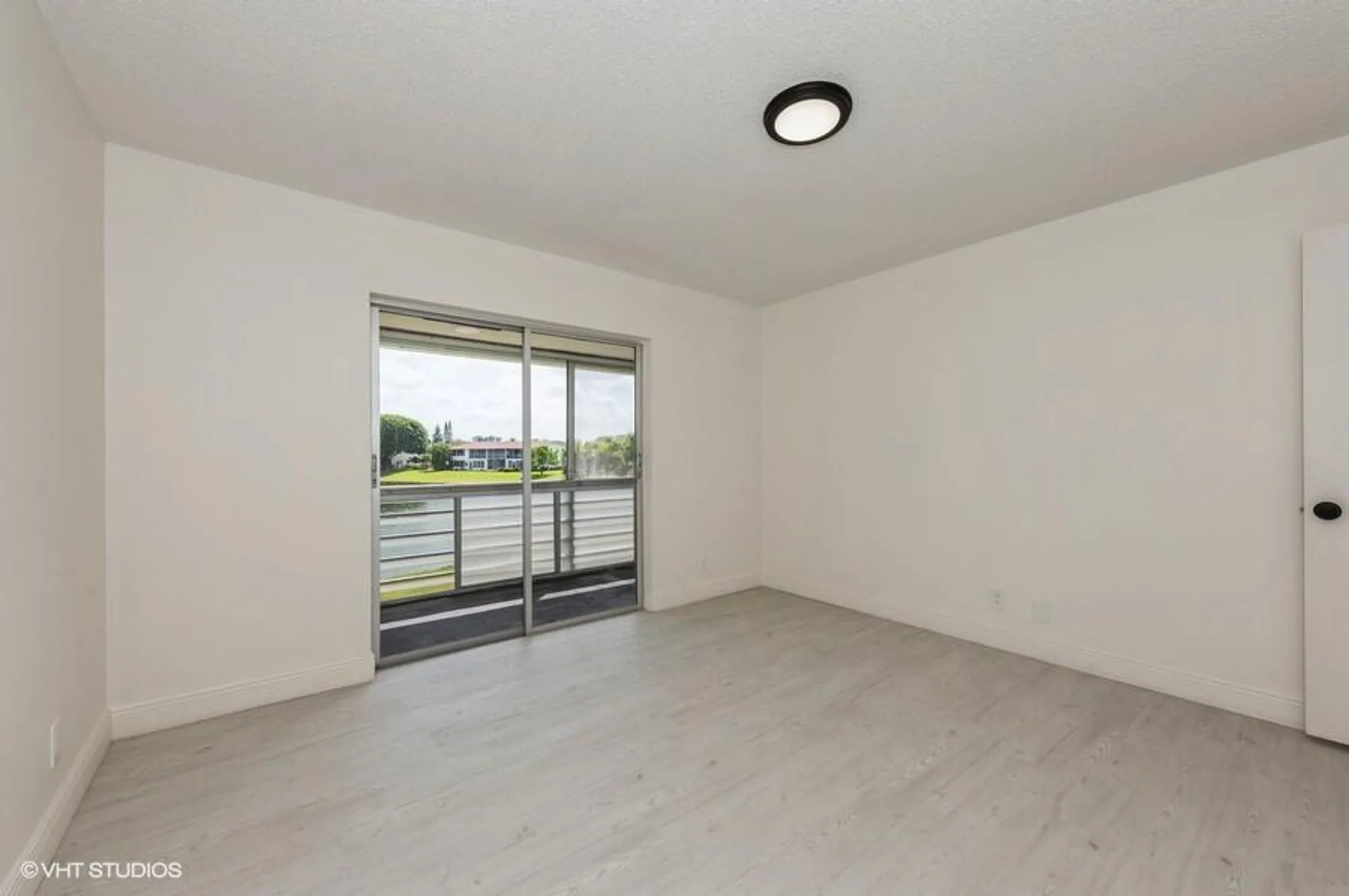 Property Slideshow image 9 of 34 | 118 somerset f, West Palm Beach, FL, 33417